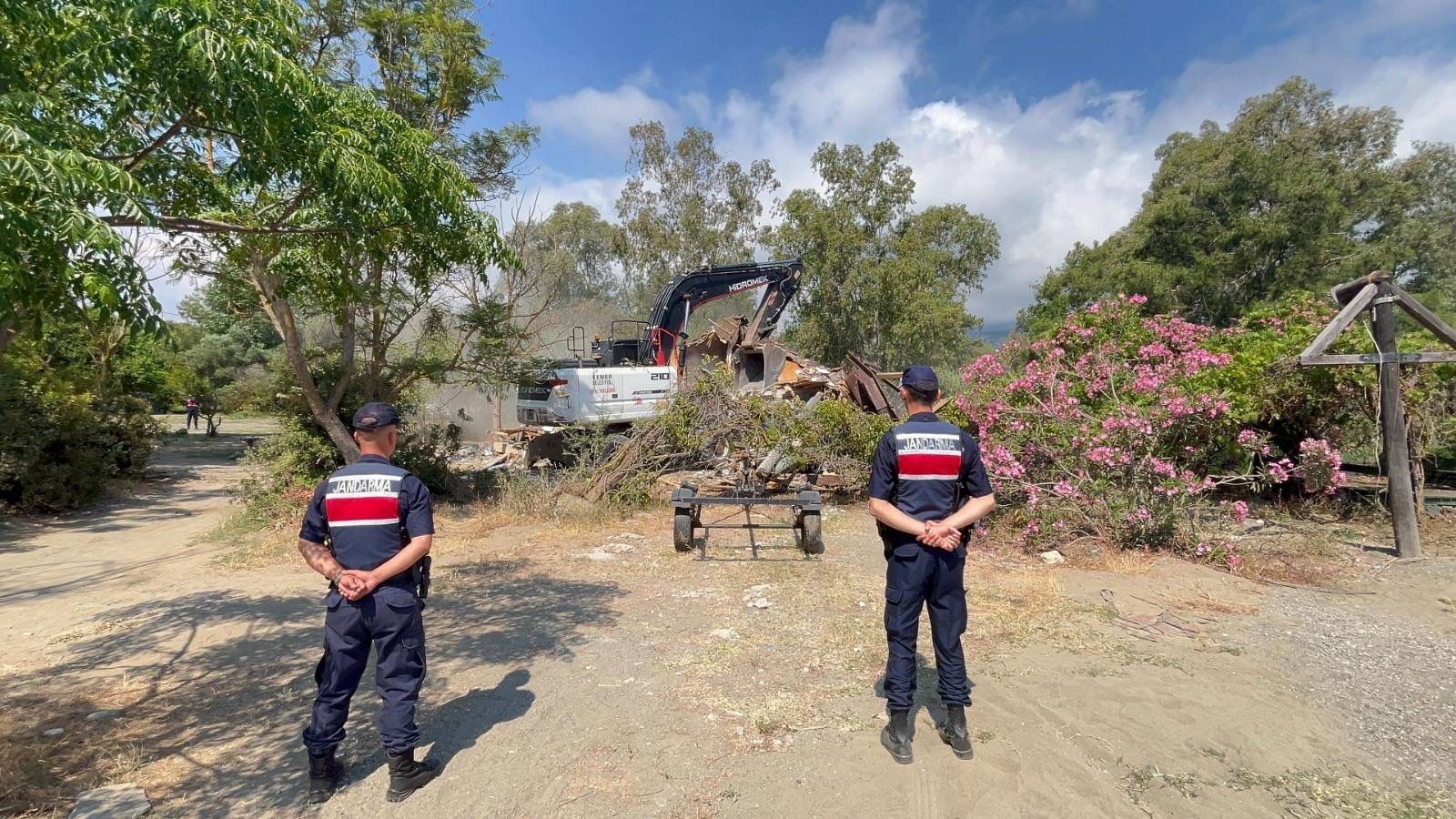 Antalya Kemer Tekirova’da Kaçak Yapılaşma (2)