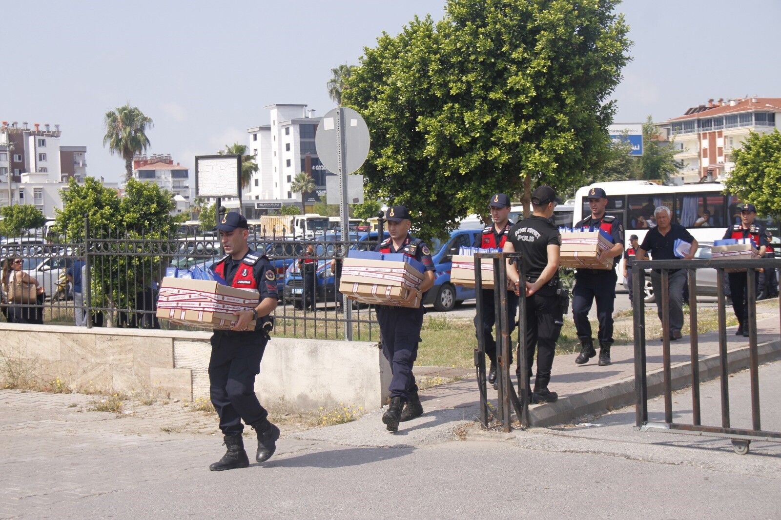 Antalya Merkezli Bahis Operasyonu! 27 Ilde Dev Yasa Dışı Bahis Baskını (1)-1