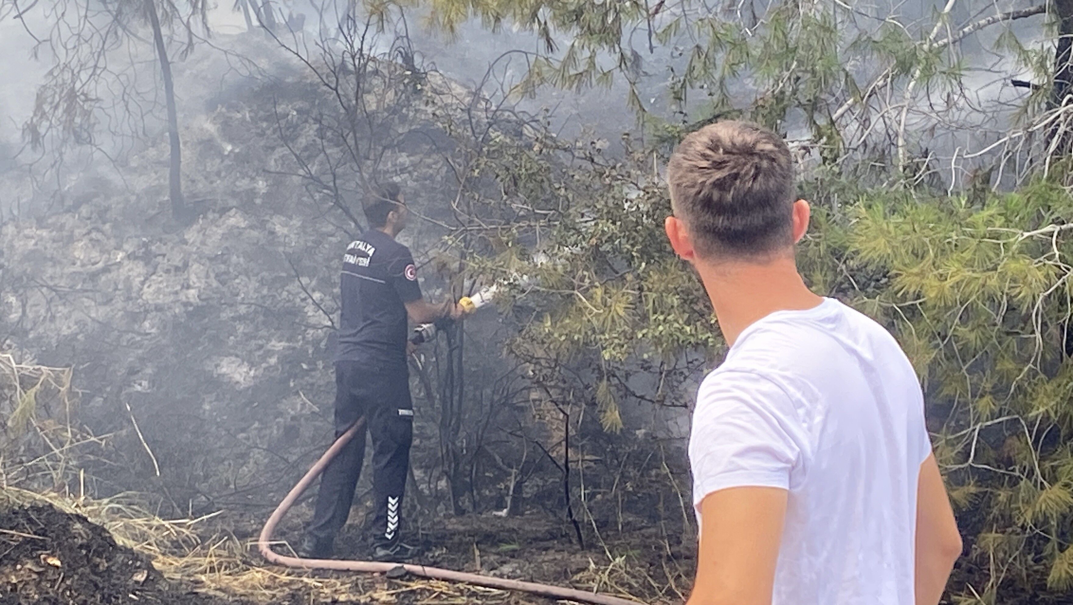 Antalya Orman Yangını Büyümeden Söndürüldü (2)