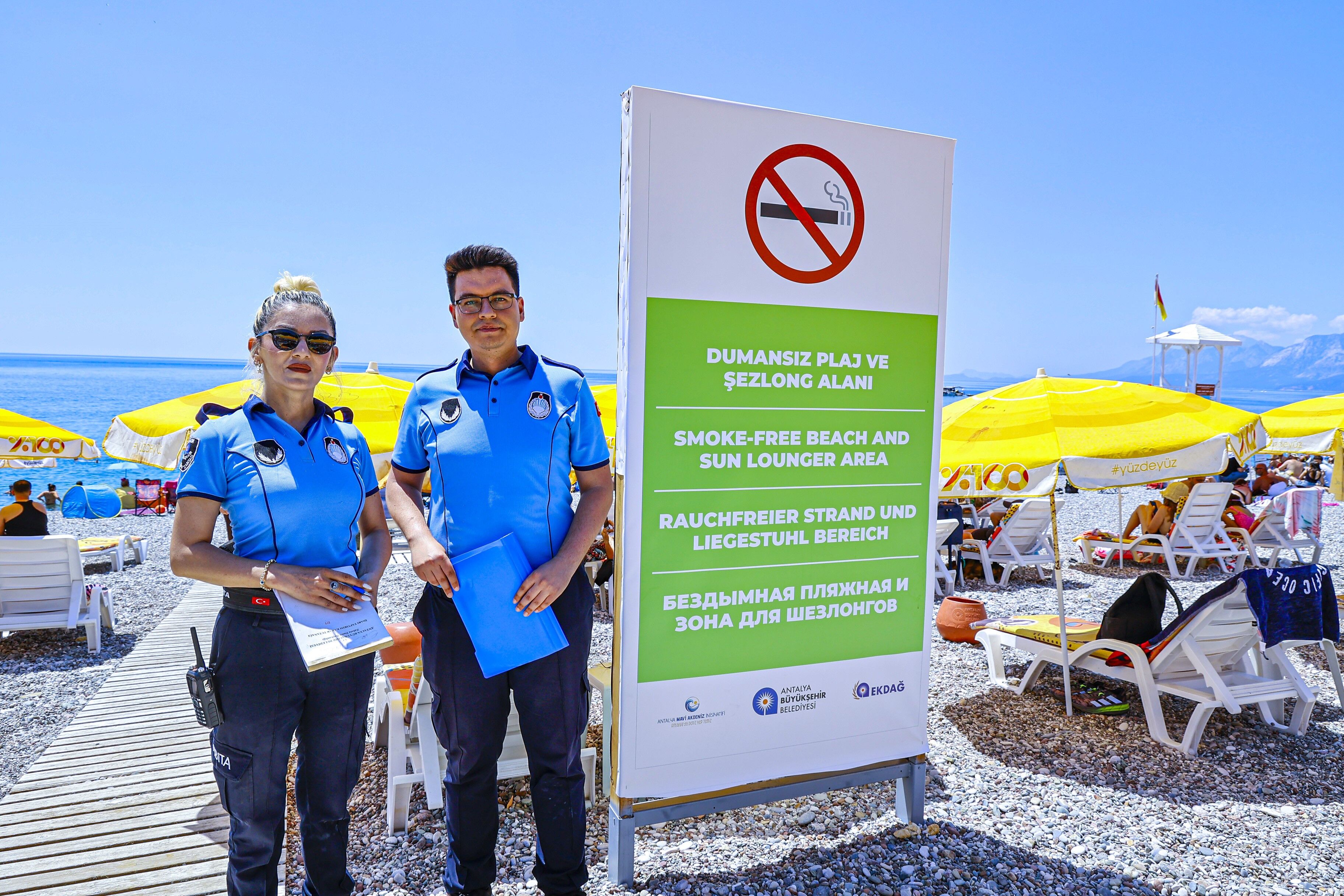 Antalya Sahillerinde Sigara Içmek Yasak! Sigara Içen Yandı (3)