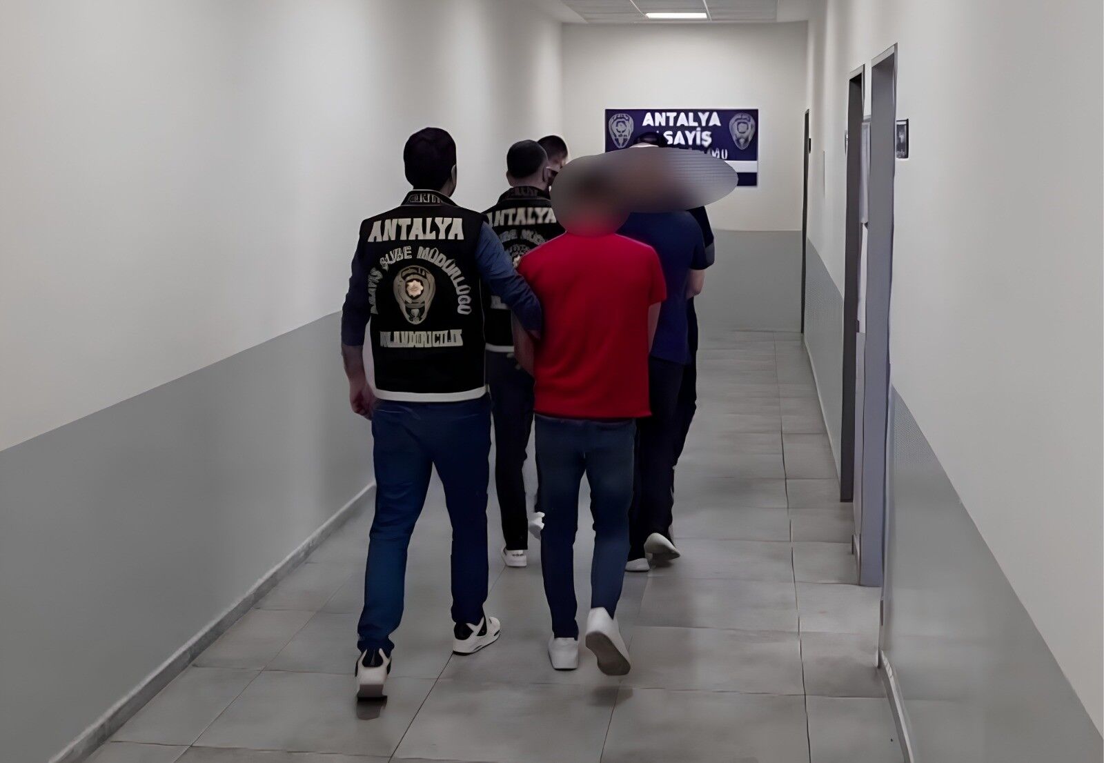 Antalya’da 1,2 Milyonluk Dolandırıcılık! Çek Vurgununa 4 Tutuklama (1)-1