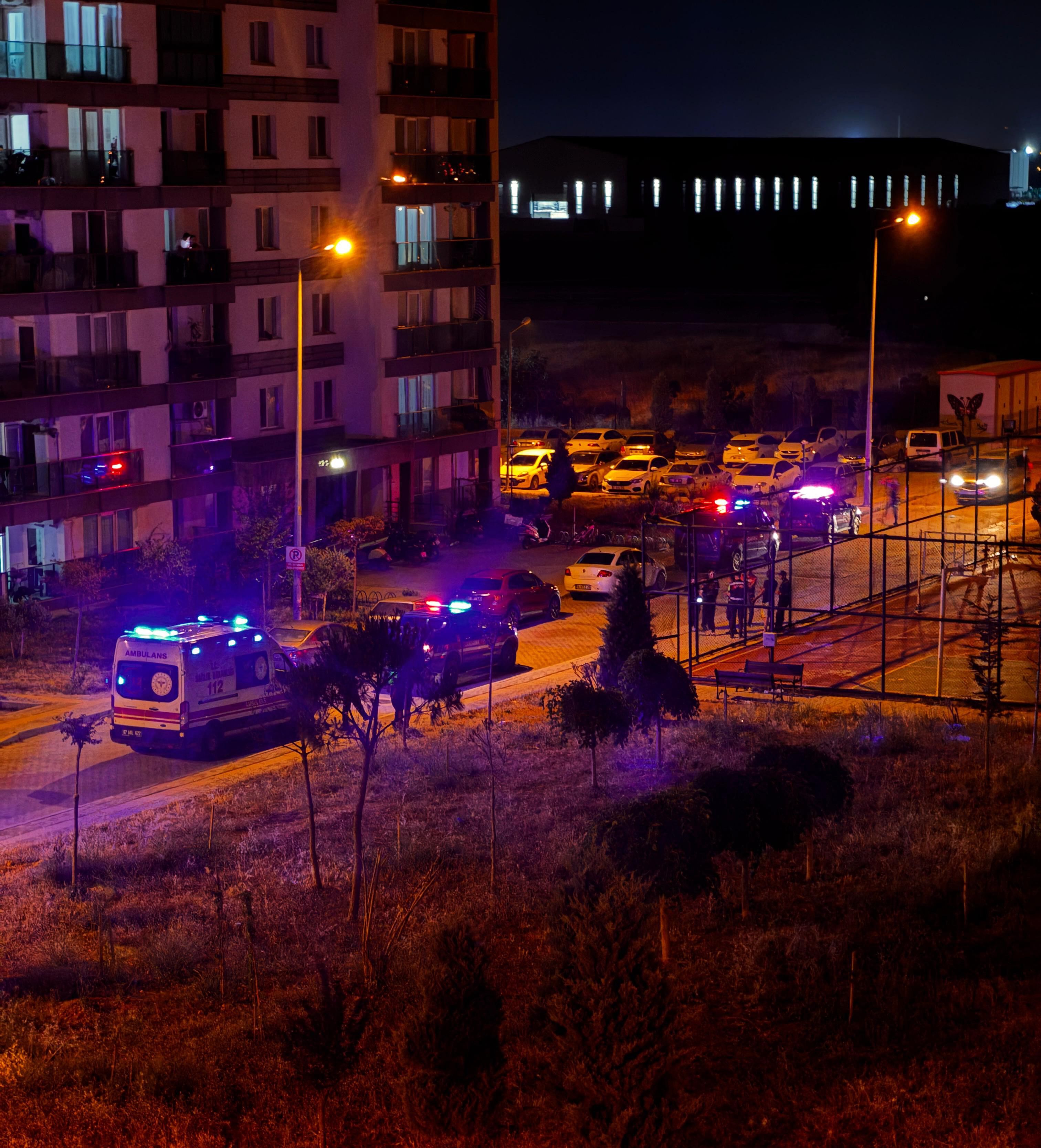 Antalya'da 583 Konutlu Sitede Aidat Protestosu (2)
