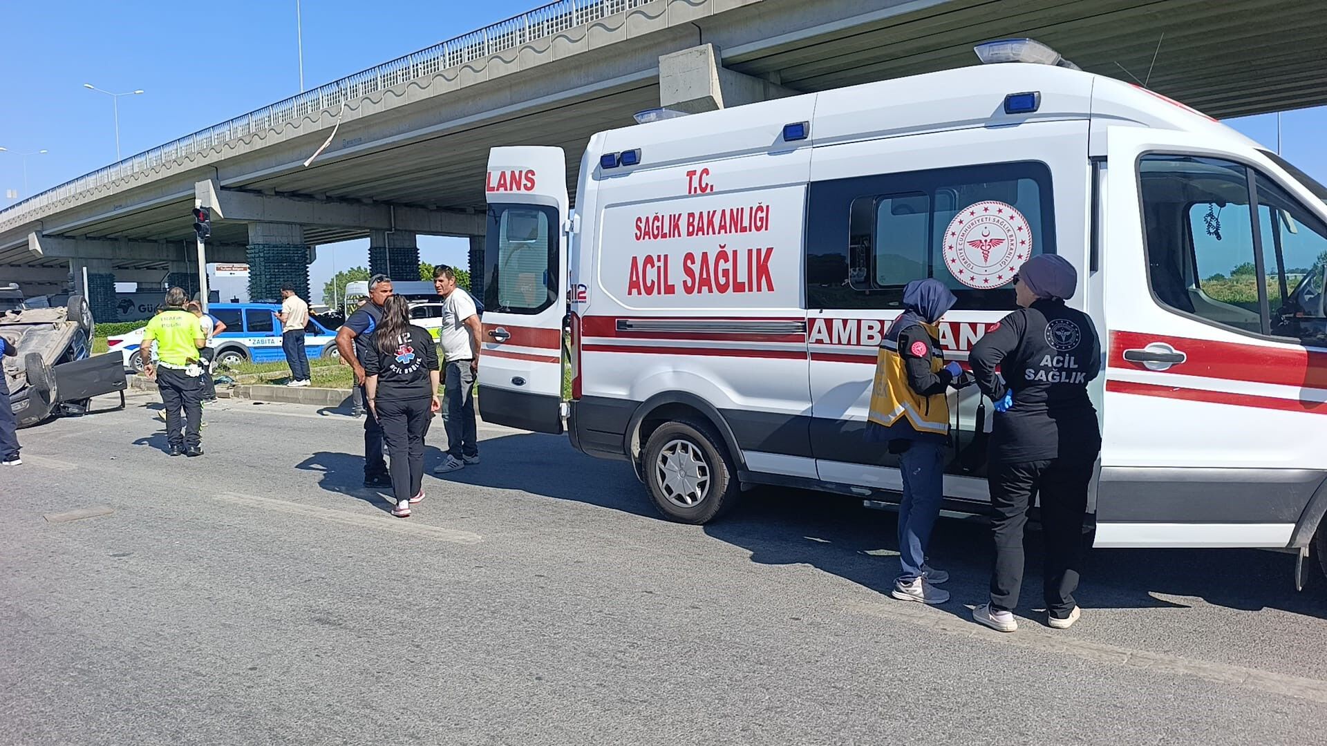 Antalya'da Aracıyla Taklalar Atan Sürücü Mucize Eseri Kurtuldu (2)