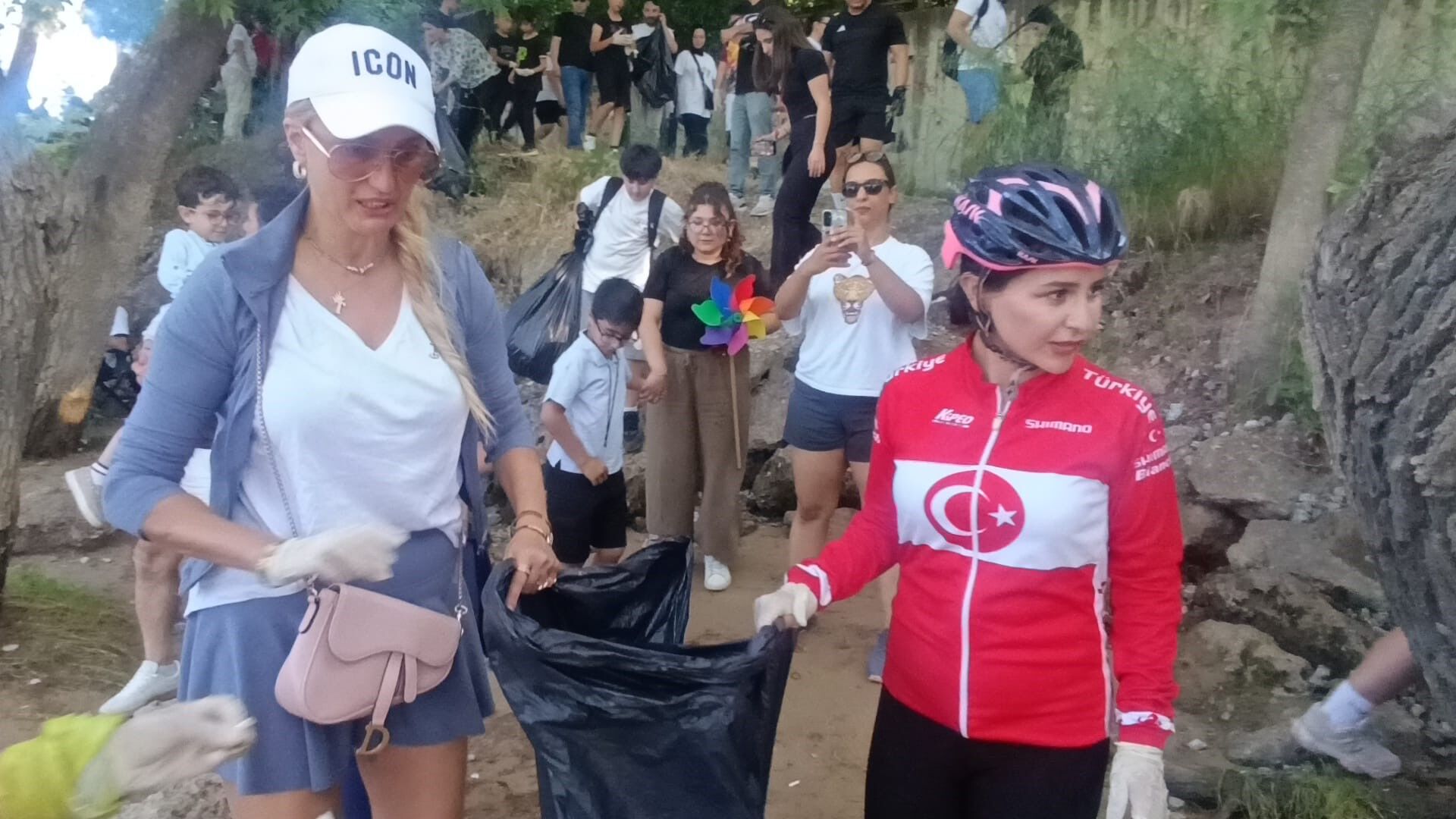 Antalya'da Bisiklet Binme Ve Çevre Temizliği Etkinliği (1)
