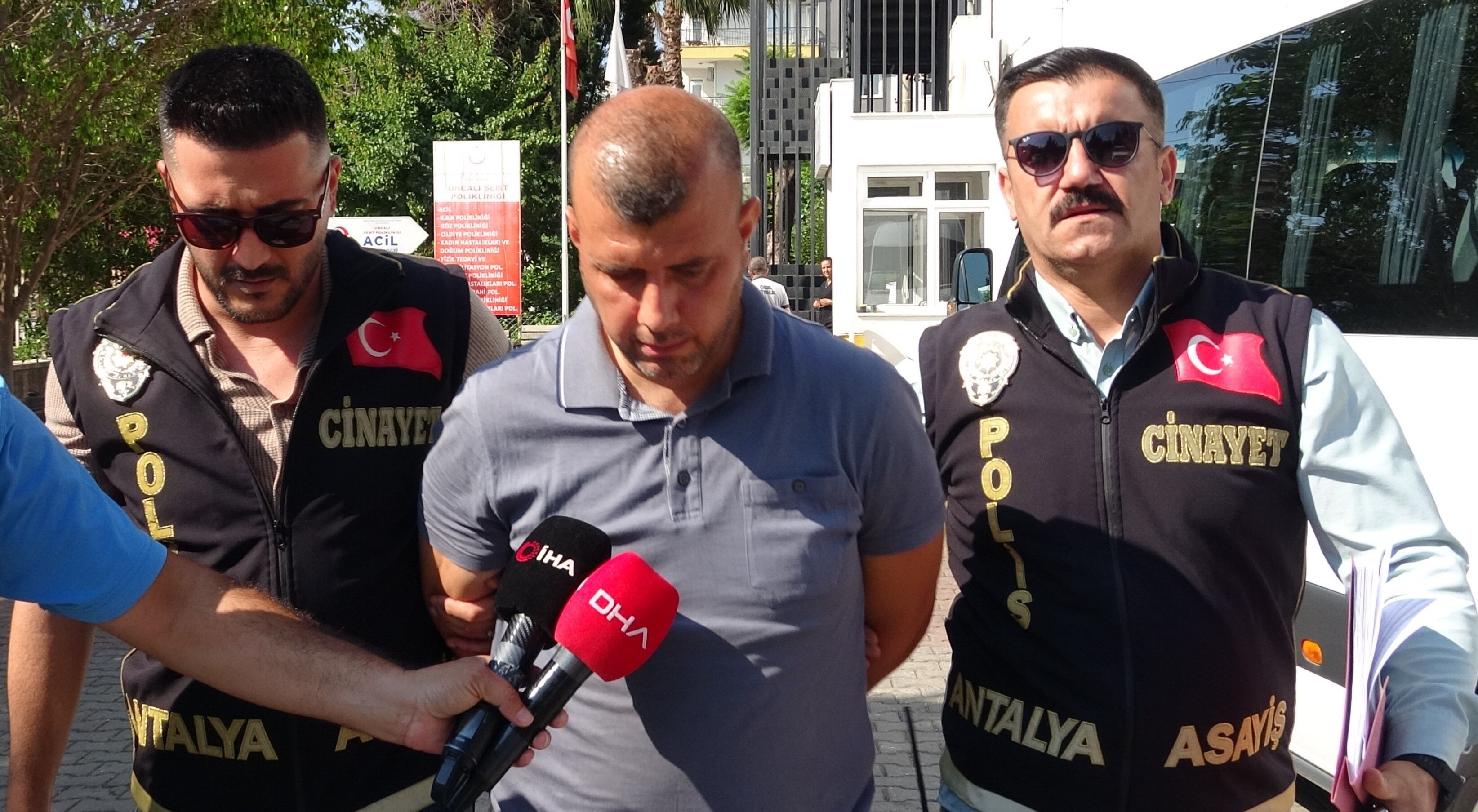 Antalya'da Eşini Ve Kayınpederini Tüfekle Vuran Şahıs Tutuklandı (1)