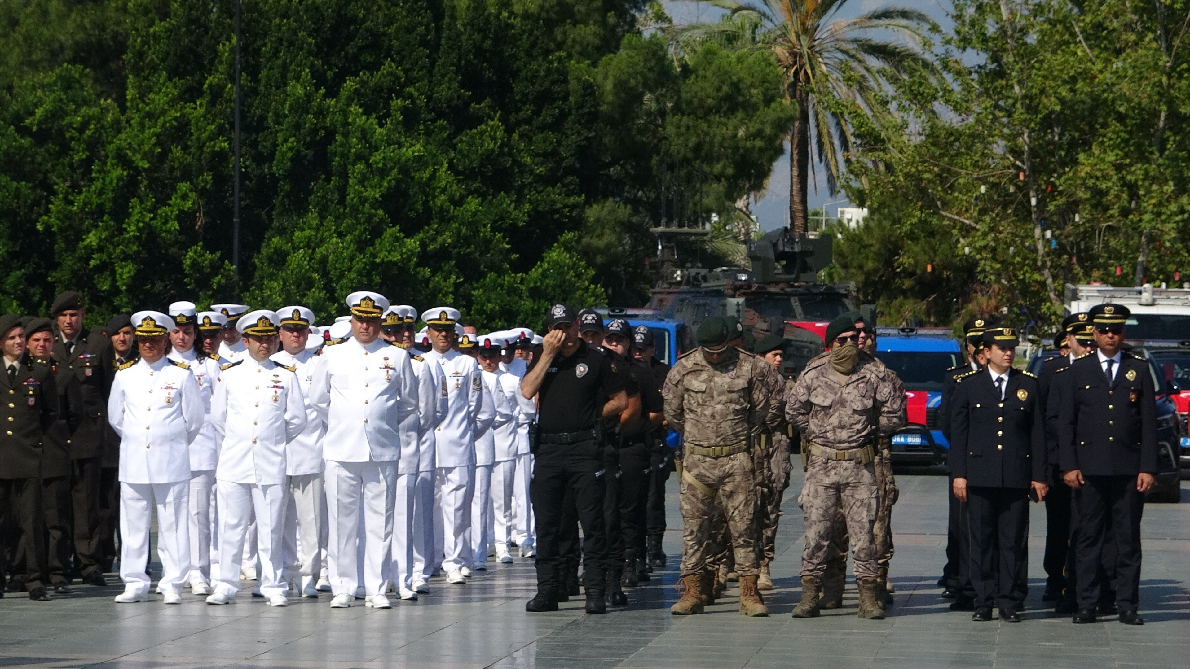 Antalya’da Jandarma Için Anlamlı Tören! Cumhuriyet Meydanı’nda 187. Yıl Kutlaması (1)-1
