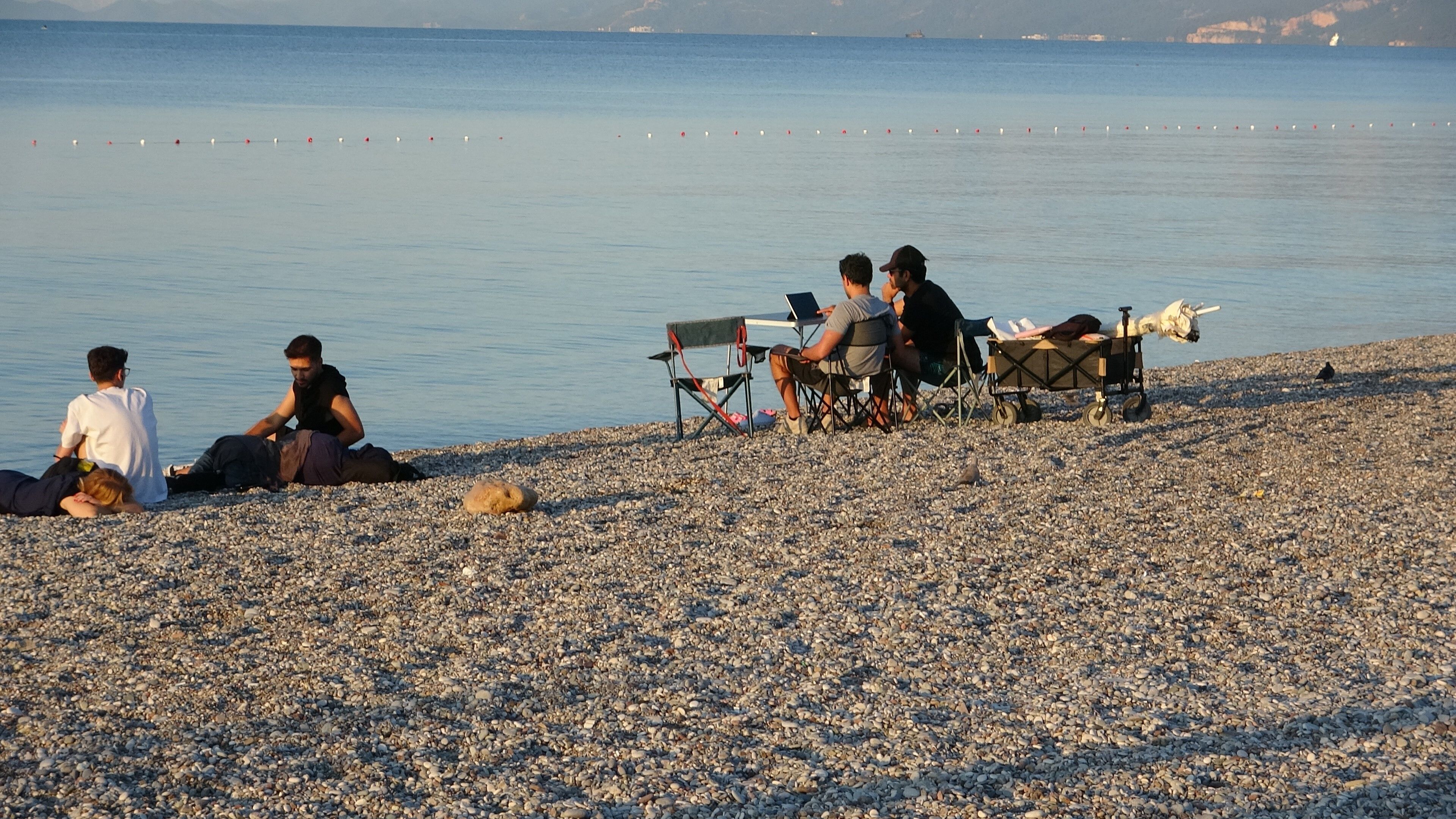 Antalya'da Konyaaltı Sahili Bu Kez Yüzmek Için Dolmadı (5)