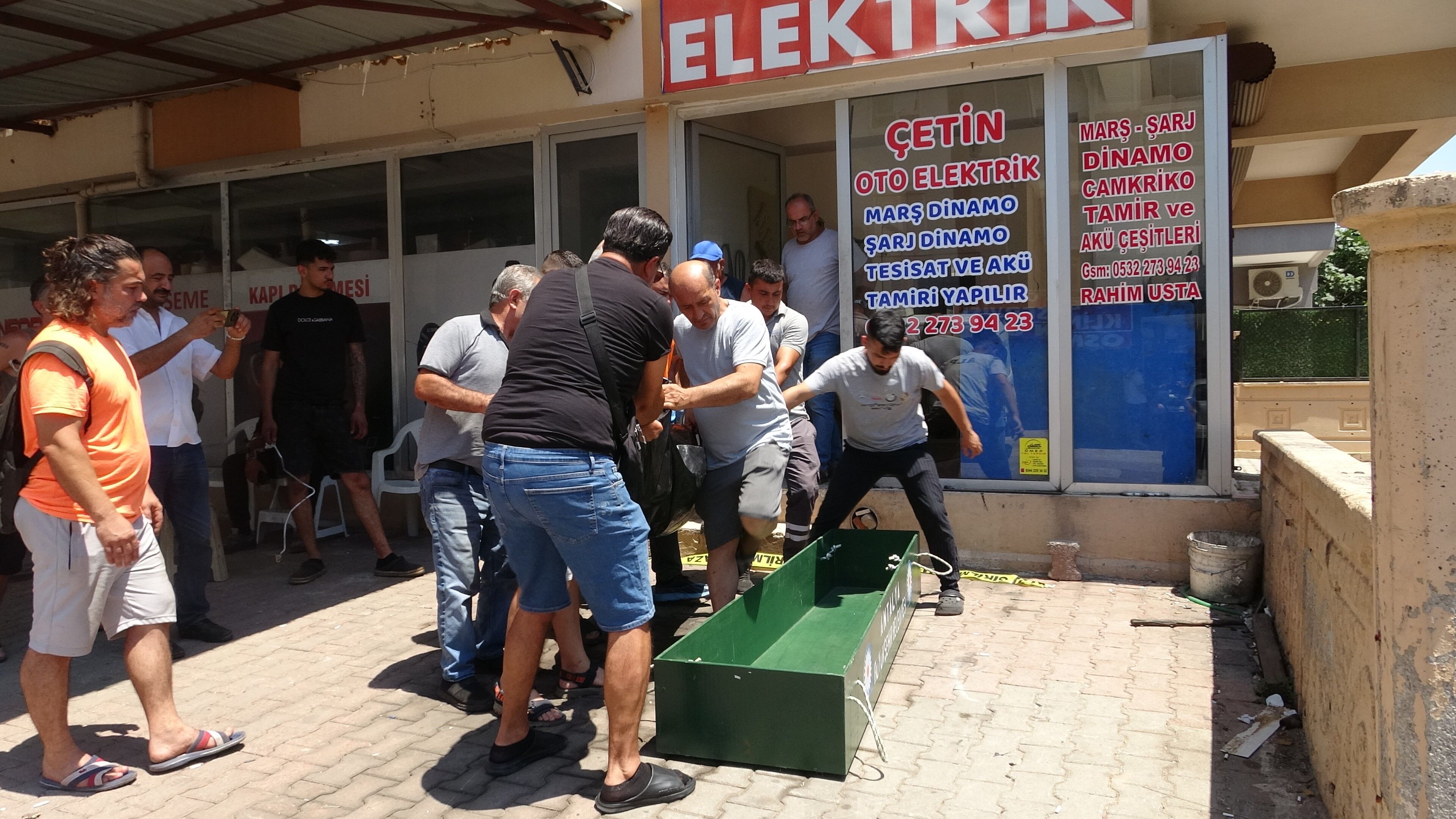 Antalya'da Sabah Açtığı Dükkanda Ölü Bulundu! Ölümü Inceleniyor (2)