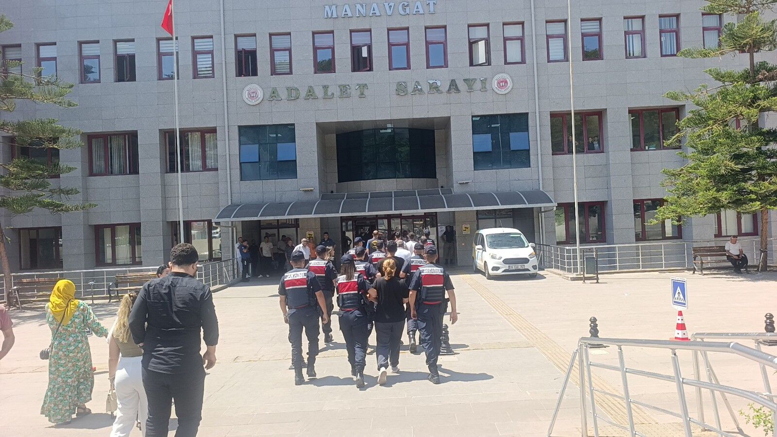 Antalyada Şüpheli Ölüm (1)