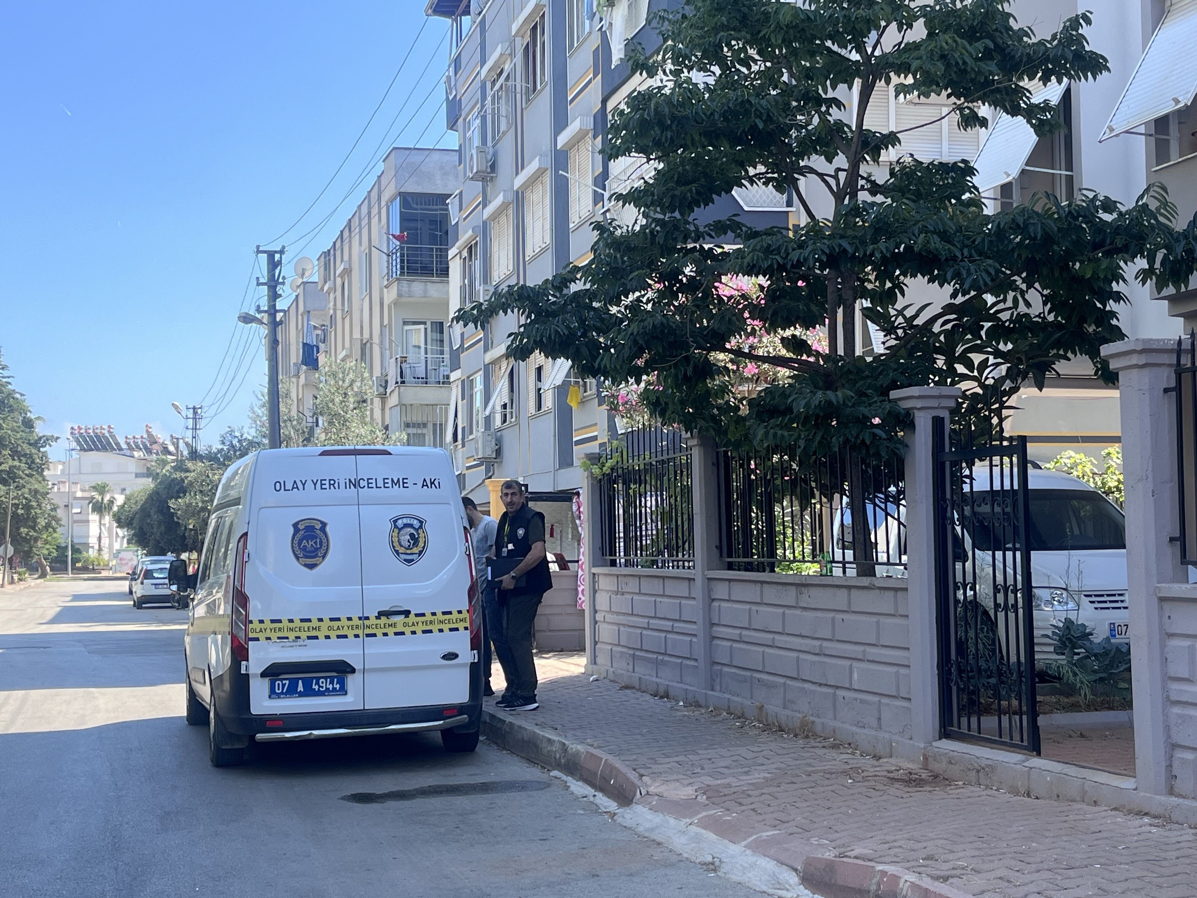 Antalya'da Şüpheli Ölüm! Genç Adam Evinde Ölü Bulundu (3)