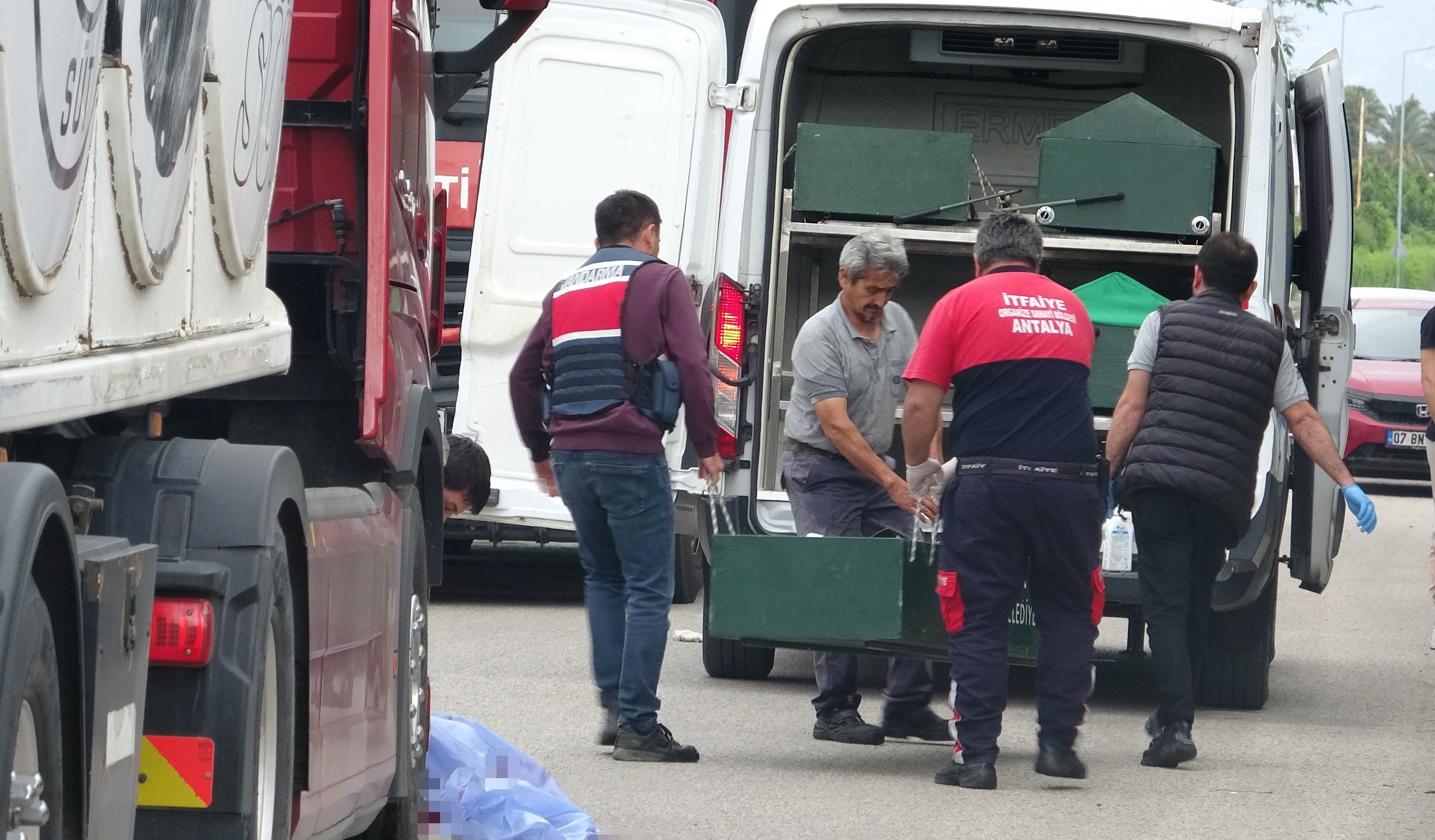 Antalya'da Tır Kazasında Ilk Duruşmada Karar Çıktı Annenin Acısı Boğazı Düğümledi! (6)