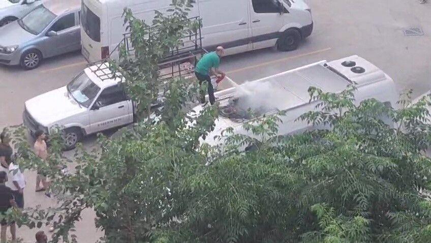 Antalya'da Yangına Vatandaşlar Anında Müdahale Etti (2)