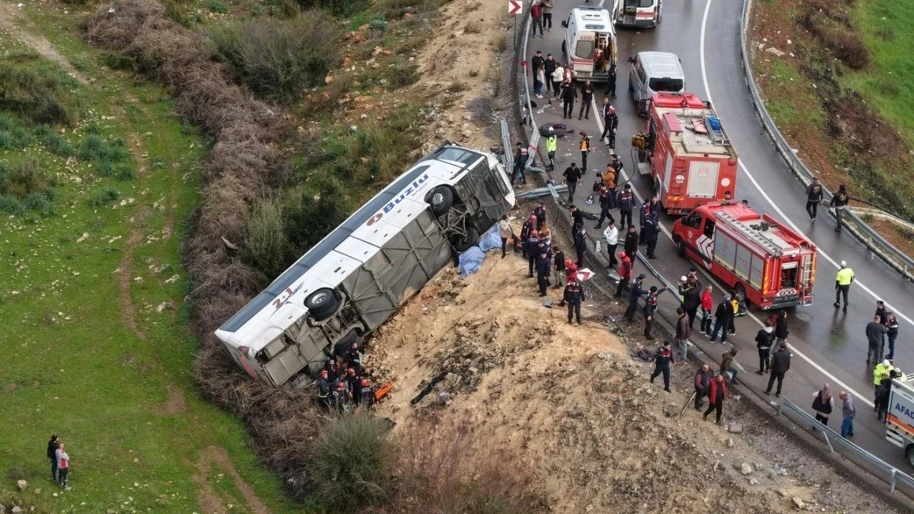 Antalya'nın Döşemealtı Ilçesinde 10 Kişinin Yaşamını Yitirdiği Kaza