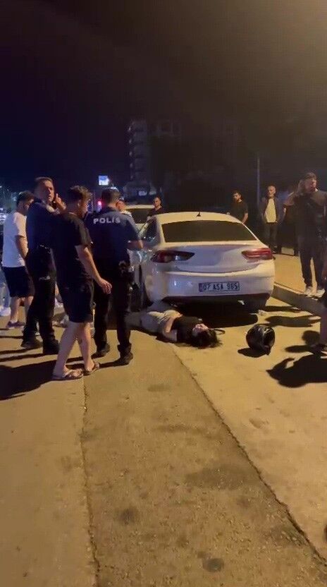 Antalya'nın Kepez Ilçesinde Motosiklete Çarpıp Kaçan Sürücü (1)-1