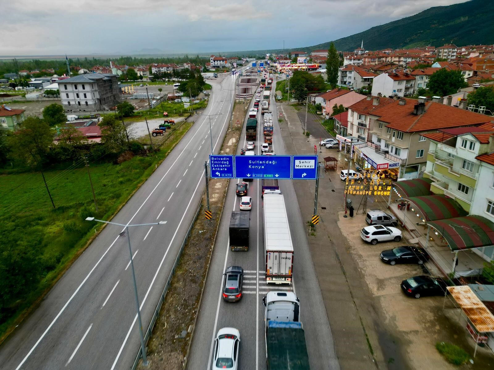 Antalya’ya Gitmek Isteyenler O Noktada Kilitlendi (2)
