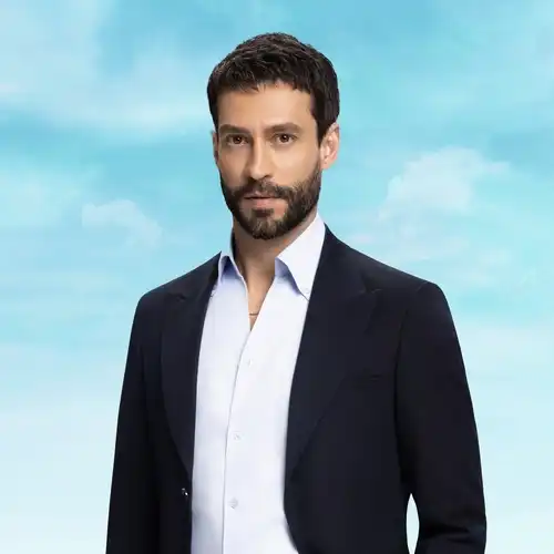 Ekin Koç (2)