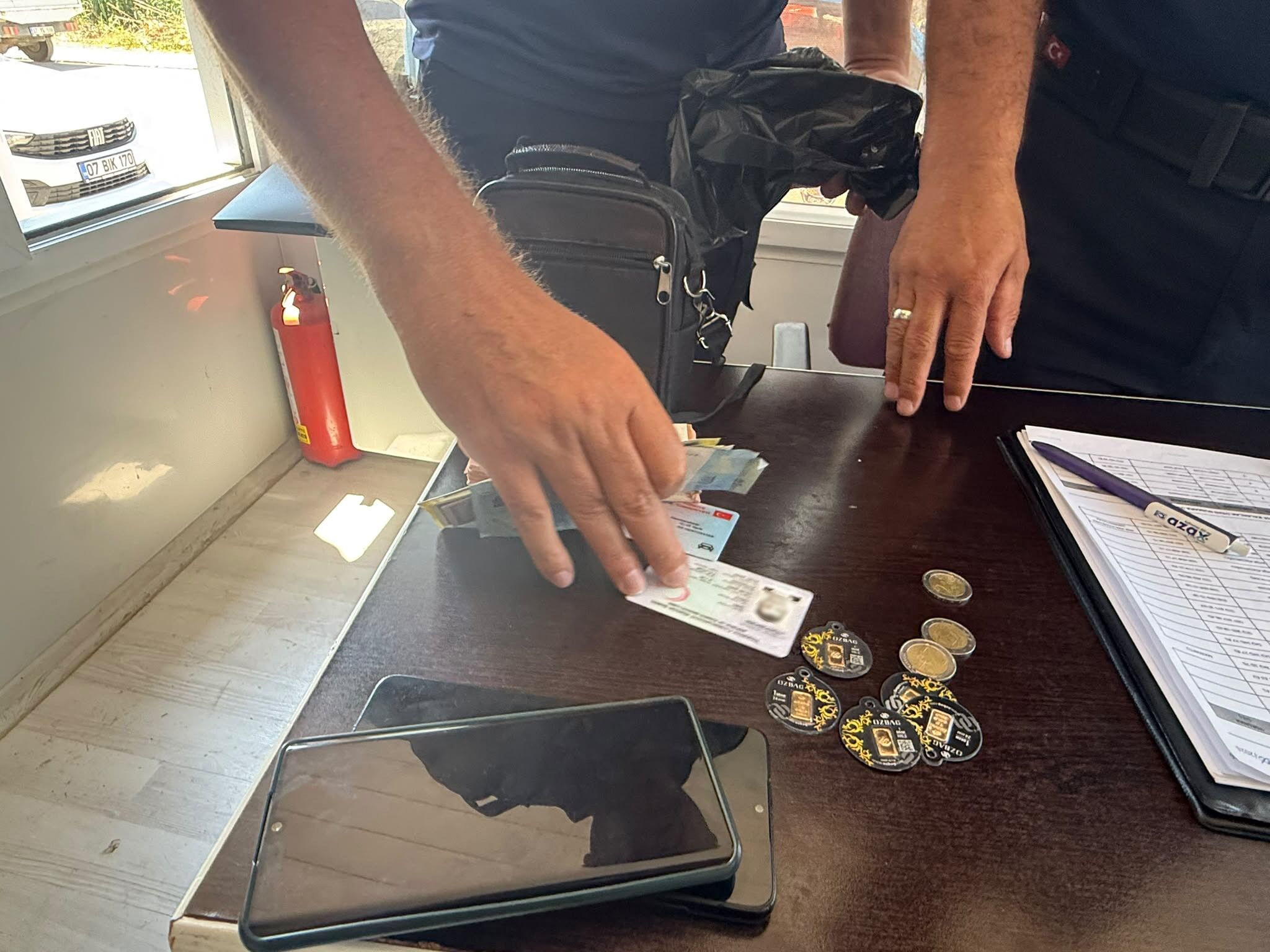 Esnaf Şüpheliyi Yakalattı Antalya Sahte Döviz (1)-1