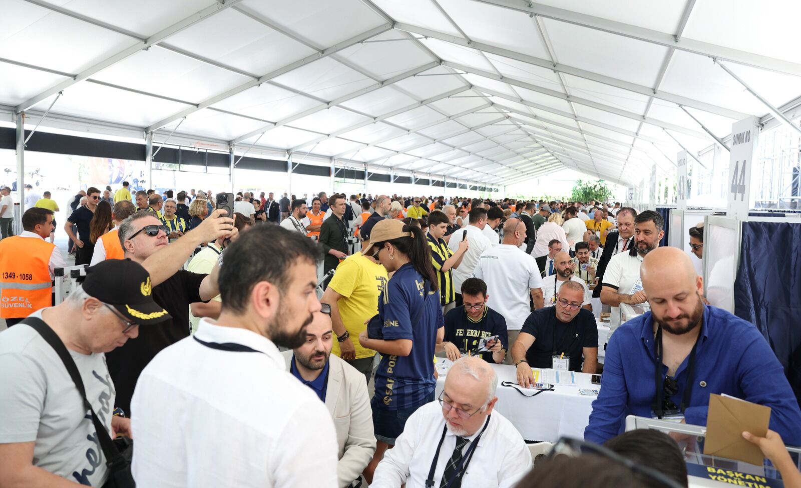 Fenerbahçe Seçim Alanya Delegeleri Oy (2)