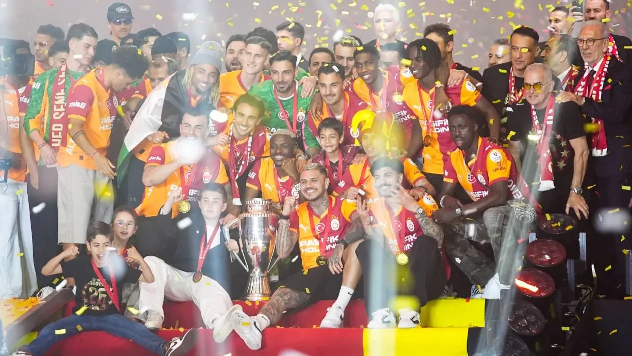 Galatasaraya Brezilyali Orta Saha Felipe Melo Da Yildiz Ismi Onerdi 3343248 202606221920 1