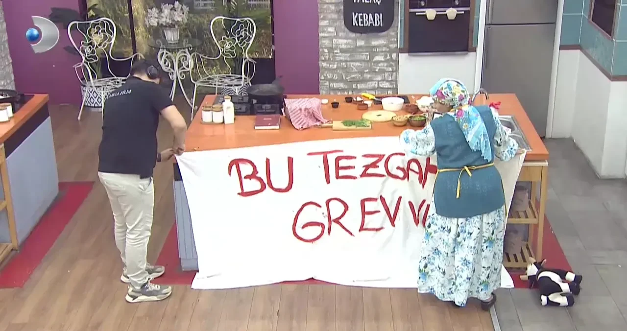 Gelinim Mutfakta Cemileden Olay Protesto Pankart Acti Grev Ilan Etti 3343492 202606231936 1