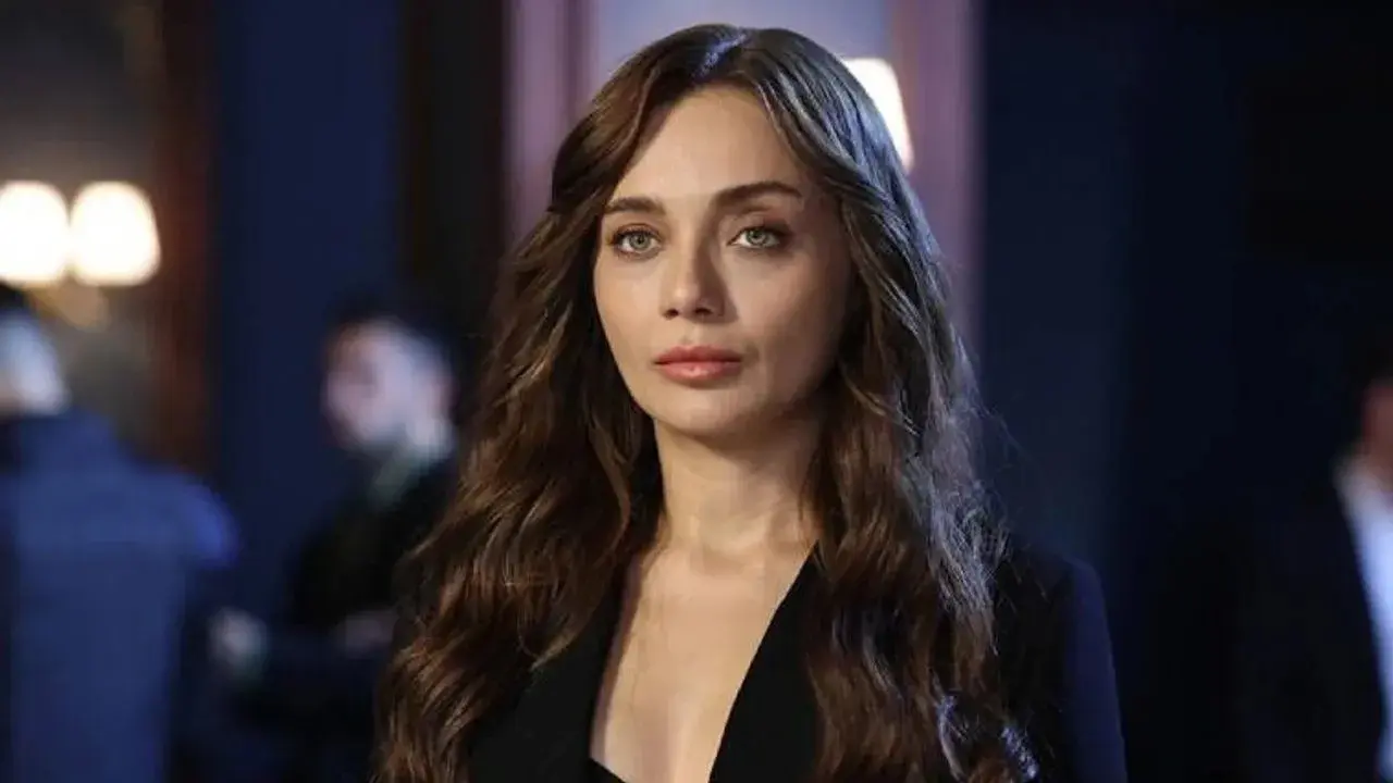 Ilkay Akıncı Damla Sönmez-1