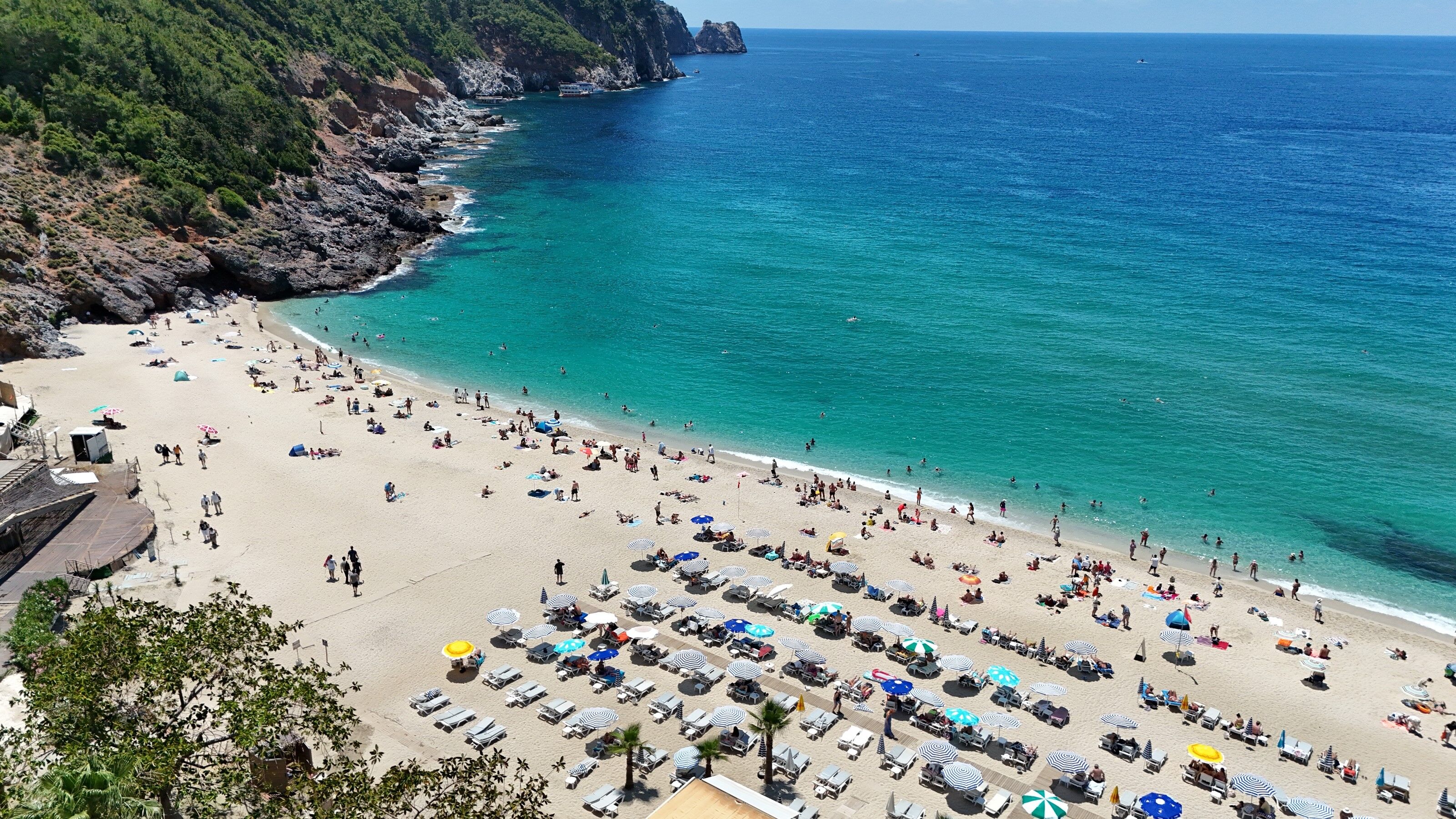 Kleopatra Plajı’na Turist Akını (3)