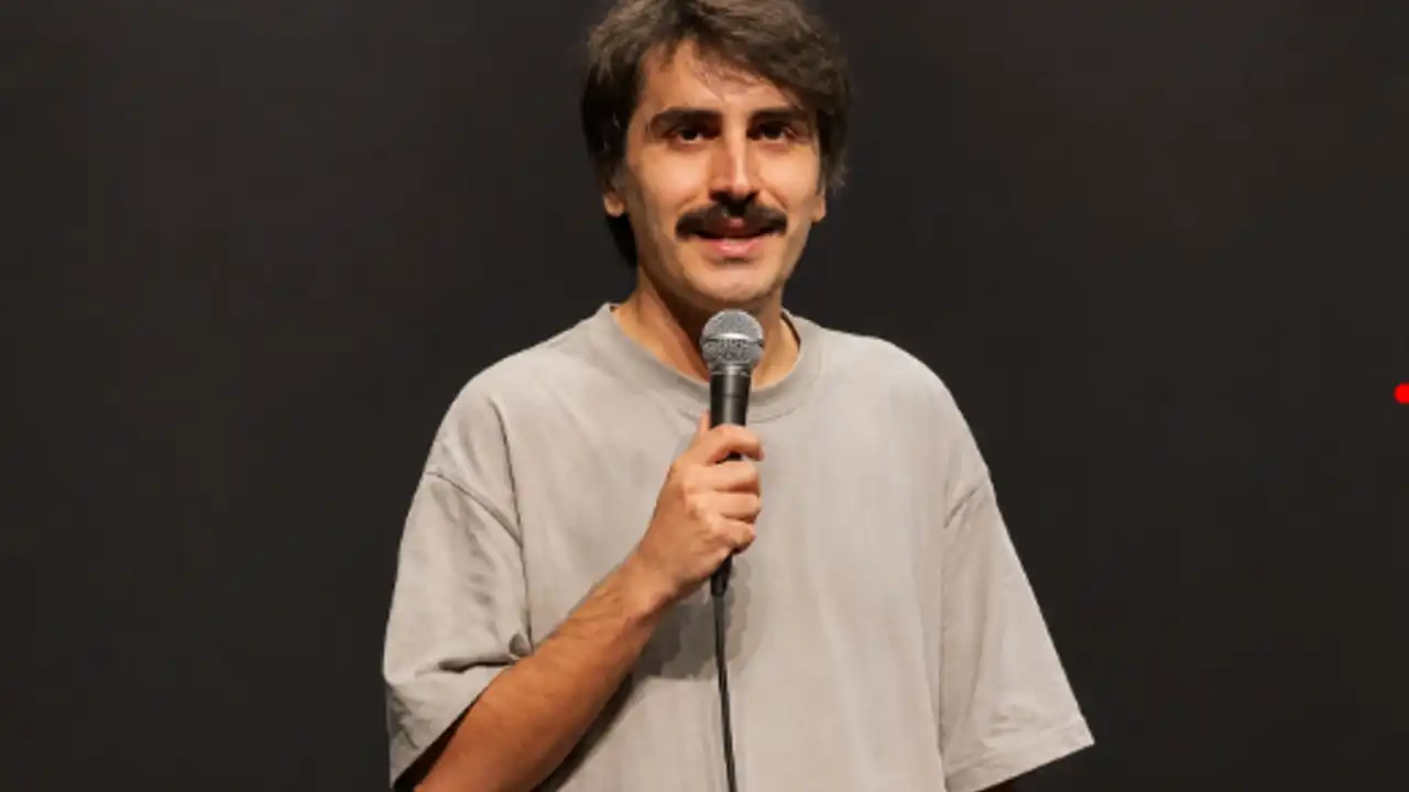 Komedyen Deniz Göktaş Kimdir