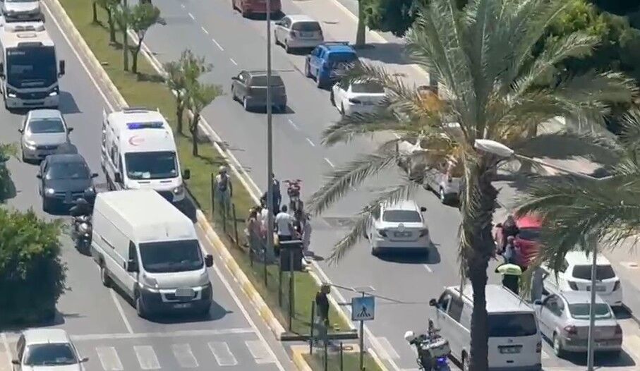 Manavgat’ta Park Manevrası Kazaya Neden Oldu (1)