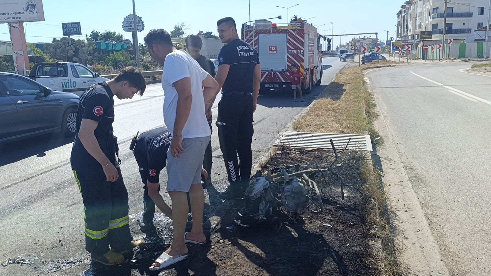 Manavgat'ta Yardım Etmek Yerine Motorun Yanışını Izlediler (2)