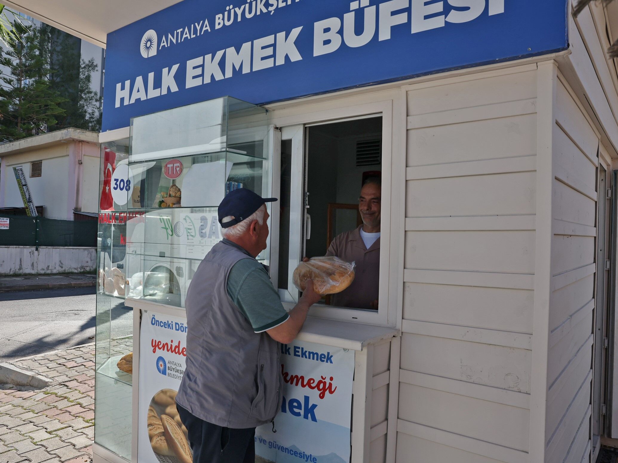 Milyonlarca Ekmek Üretildi Antalya'da Halk Ekmek Büfeler Hangi Ilçelerde Var (5)