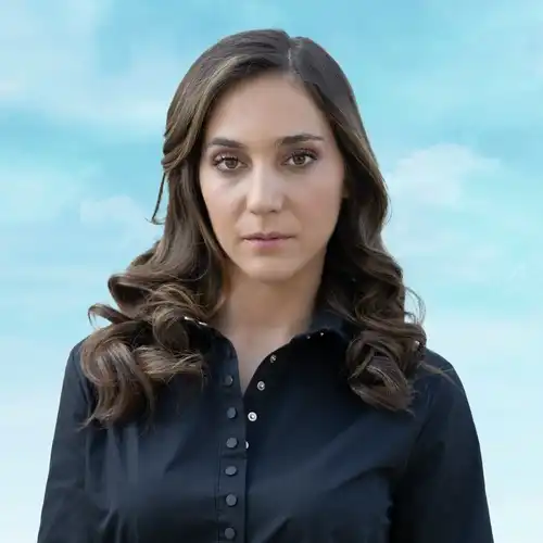 Muhtemel Aşk Dizisinde Leyla Karakterini Melisa Berberoğlu Canlandırıyor. Leyla’nın Hikâyesi Ve Oyuncunun Yaşı Izleyiciler Tarafından Merak Ediliyor. (2)