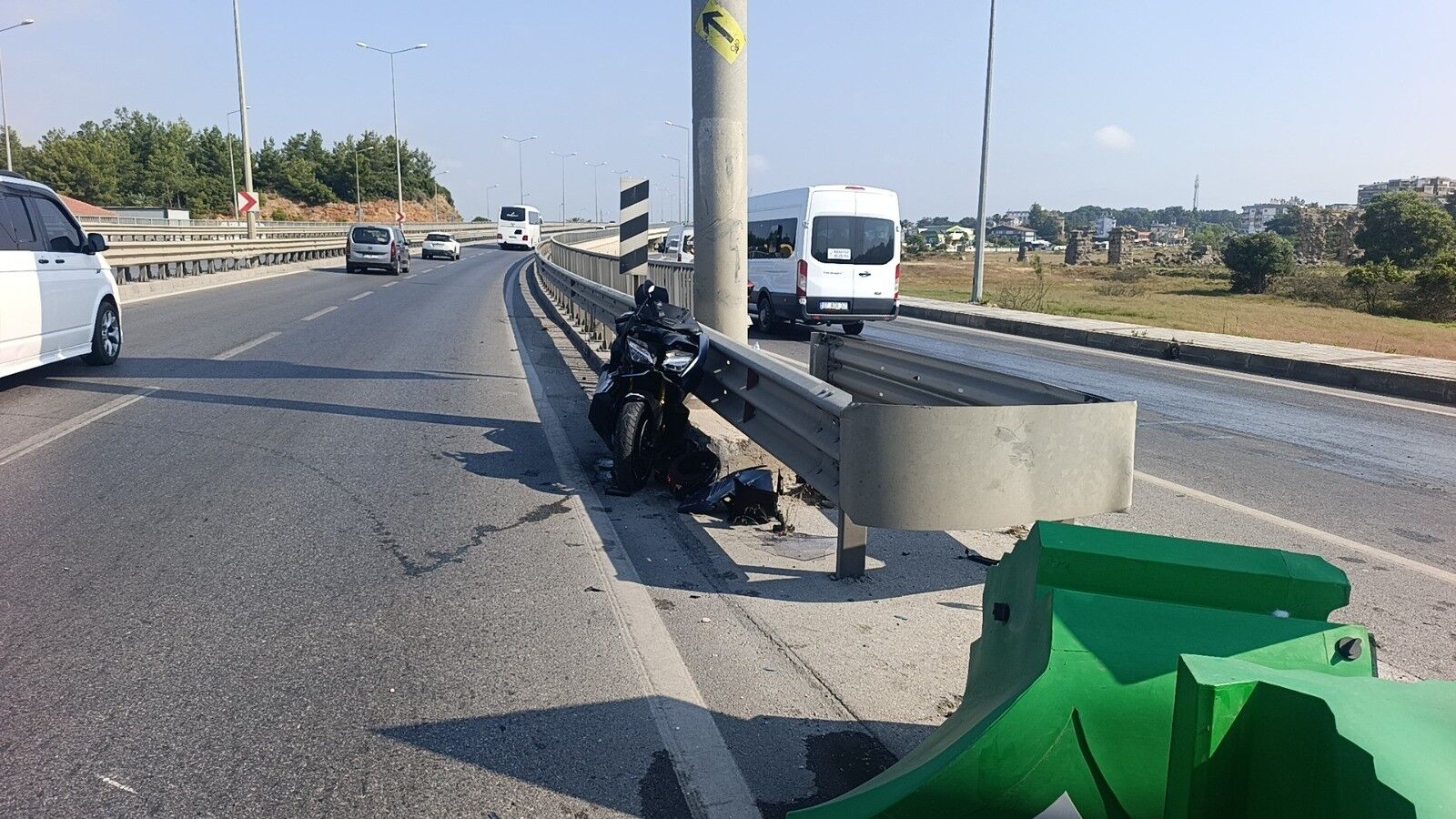 Side Kavşağı'nda Kaza 2 Yaralı (2)