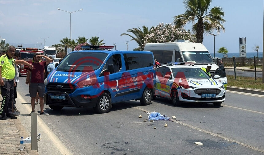 Son Dakika Alanya'da Feci Kazada Ölü Var! Trafik Kilitlendi (1)
