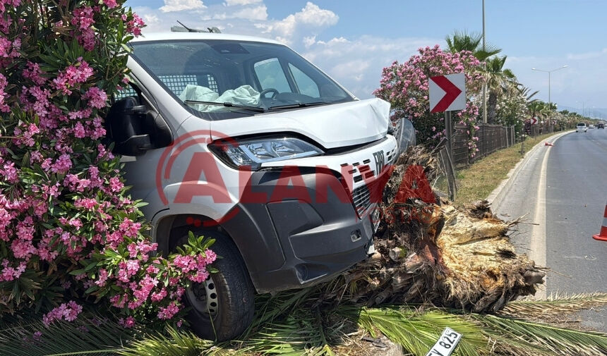 Son Dakika Alanya'da Feci Kazada Ölü Var! Trafik Kilitlendi (3)