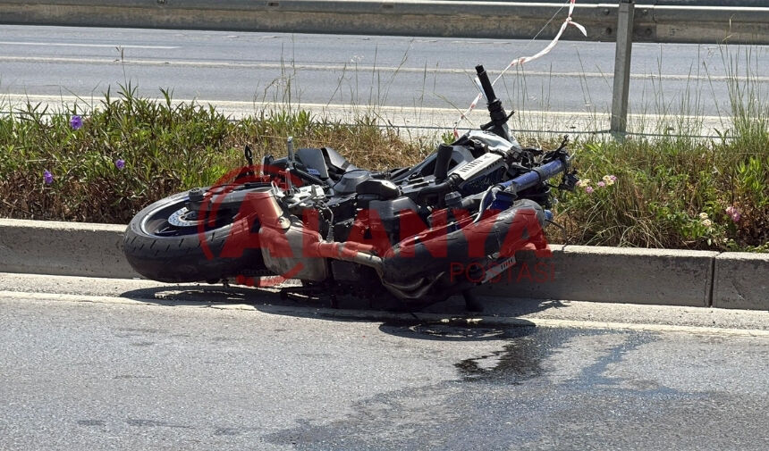 Son Dakika Alanya'da Feci Kazada Ölü Var! Trafik Kilitlendi (4)