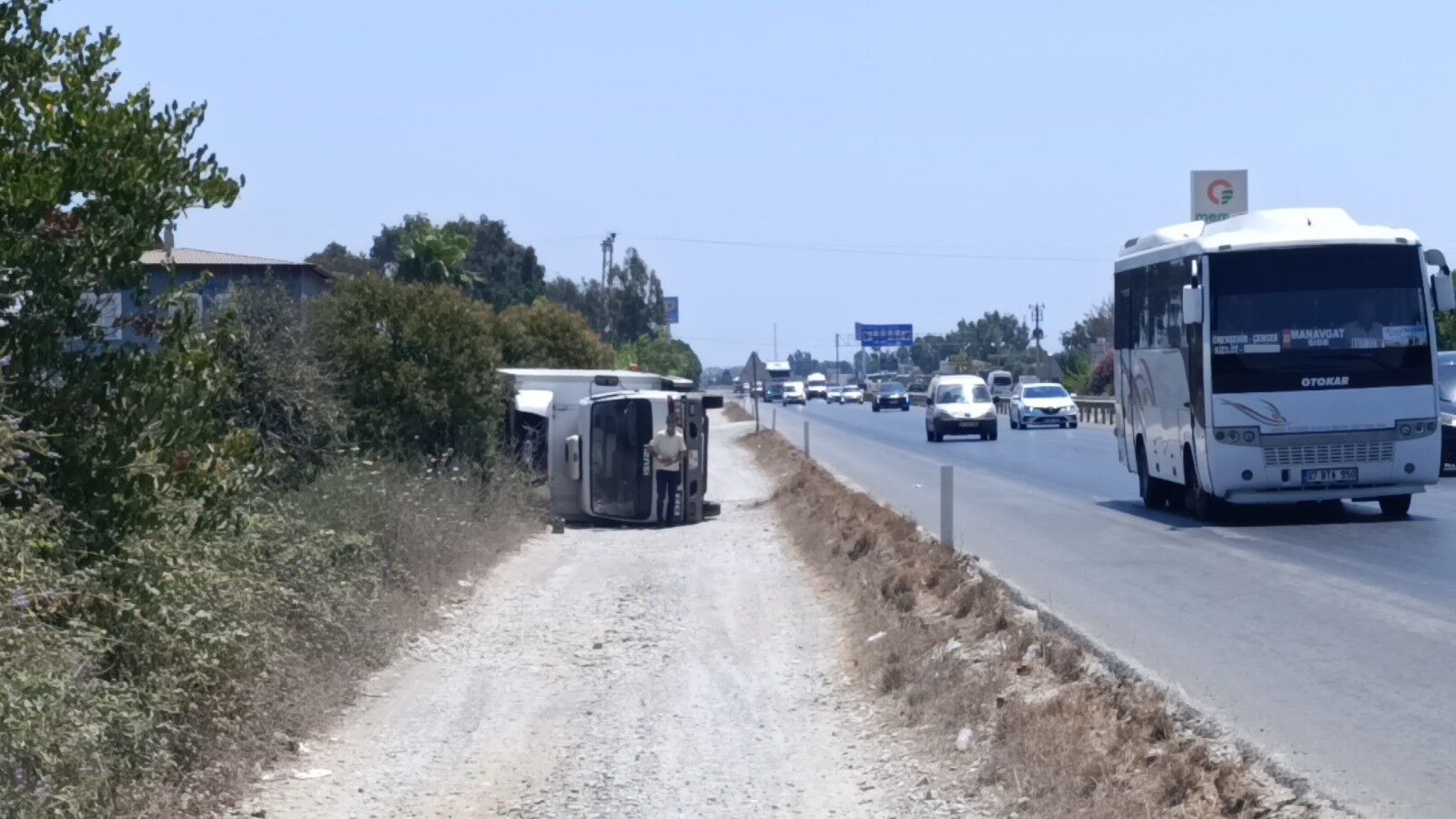 Alanya Manavgat Yolunda Vatandaşlar Sürücünün Yardımına Koştu (3)