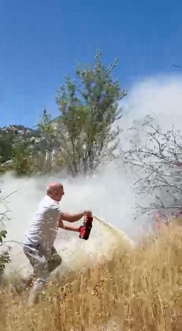 Alanya'da Olası Büyük Yangın Vatandaşın Duyarlılığı Sayesinde Önlendi (1)