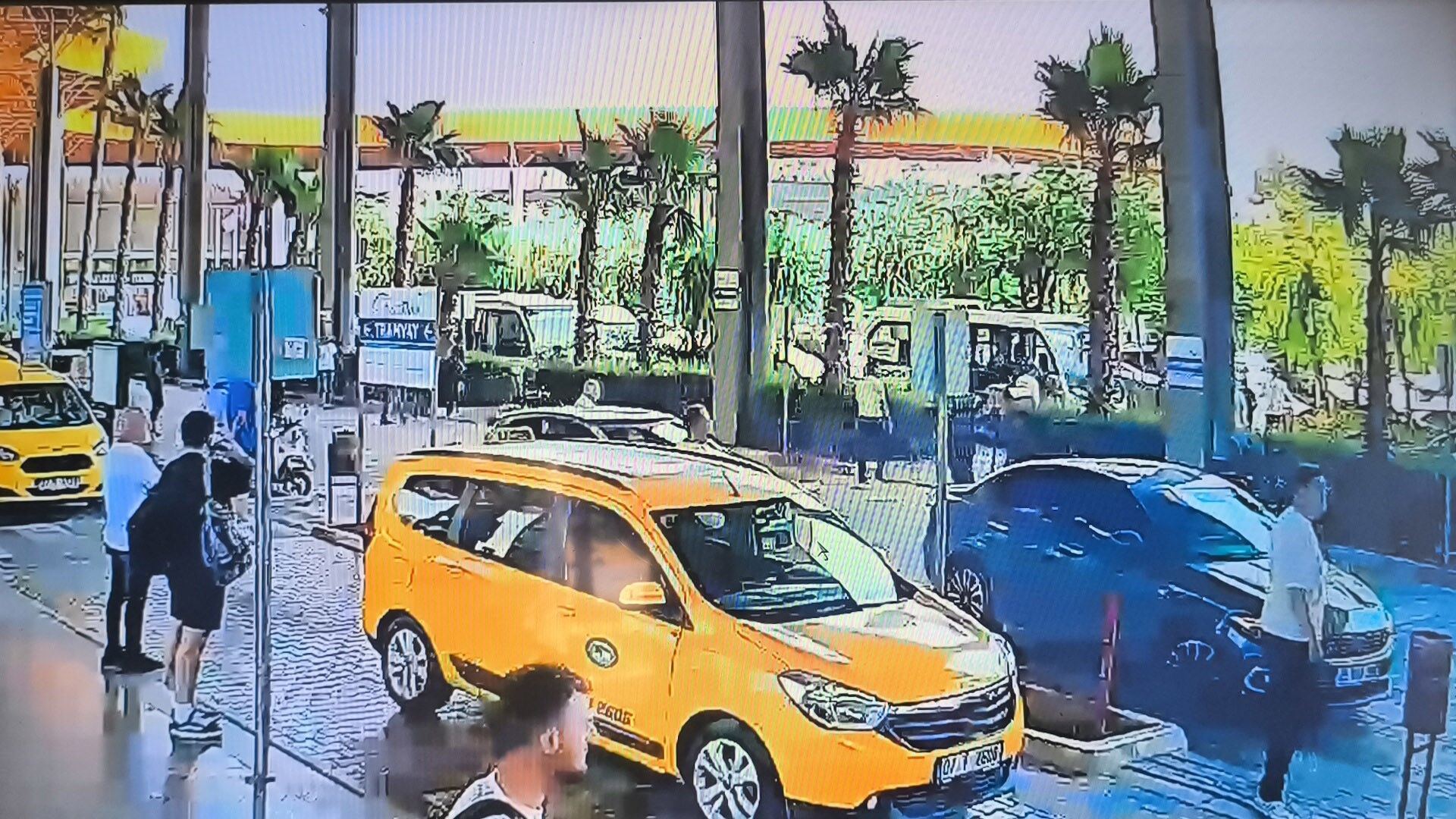 Antalya Otogarı'nda Kanlı Kavga! Çuvala Gizleyip Bıçakladı (3)