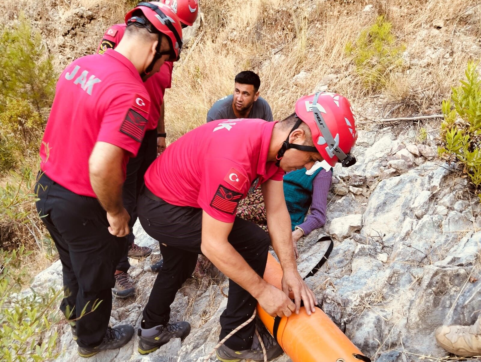Antalya'da Ailesi Kahrolmuştu! Kaybolan Alzheimer Hastası Kadından Müjdeli Haber (3)