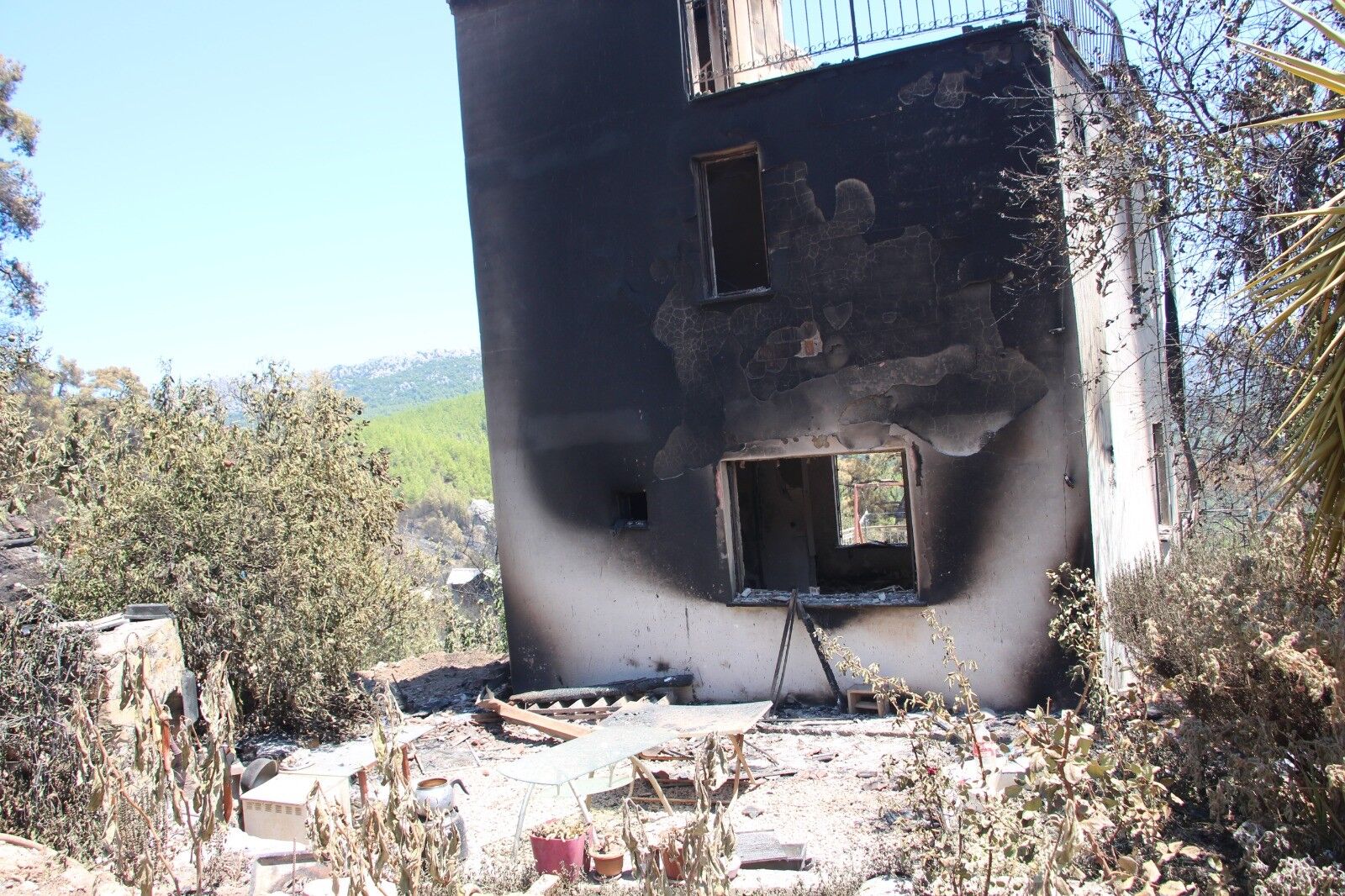 Antalya'da Alevlere Karşı Evini Kurudu (4)