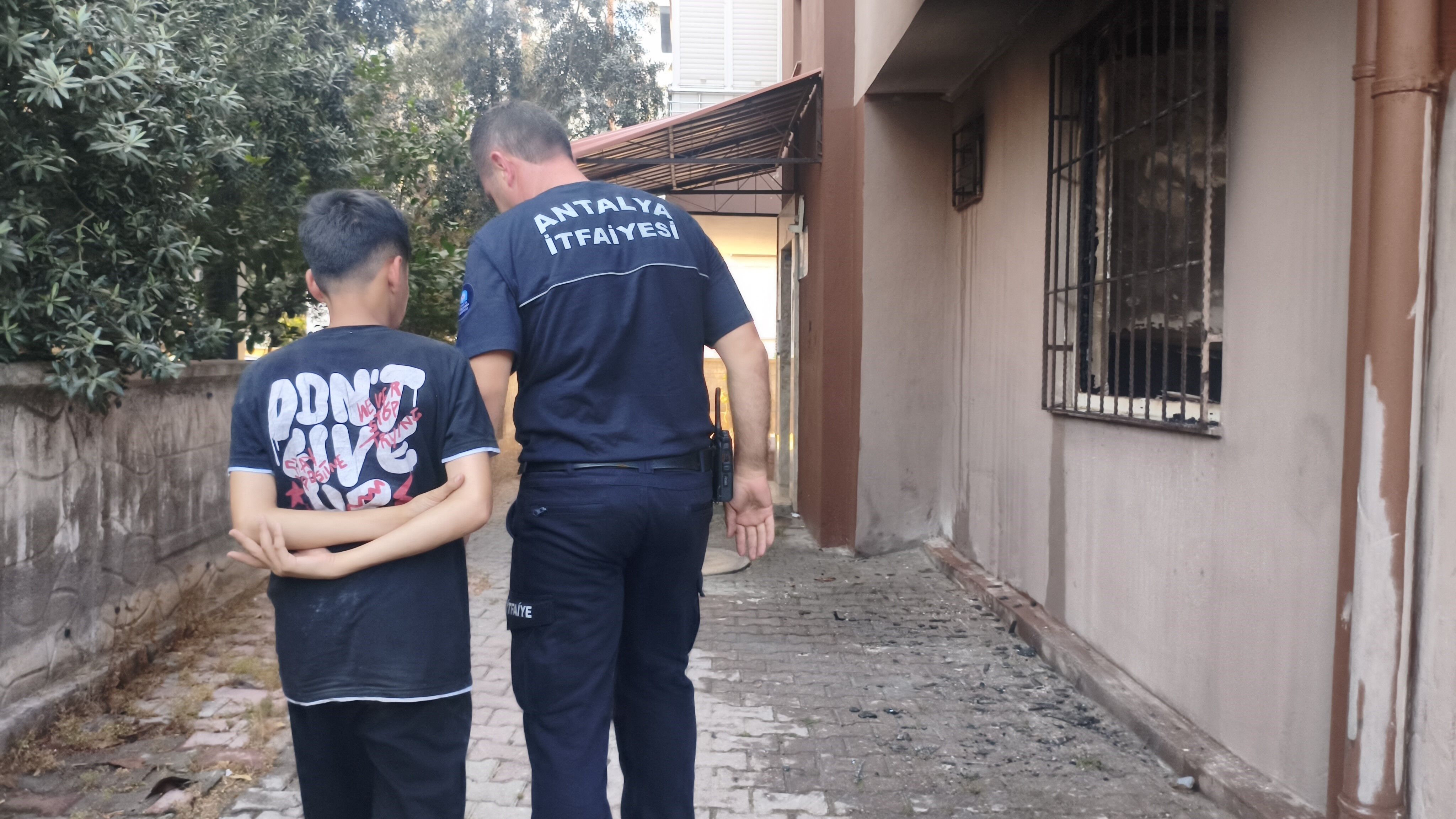 Antalya'da Çakmakla Oyunun Sonu Kötü Bitti (2)