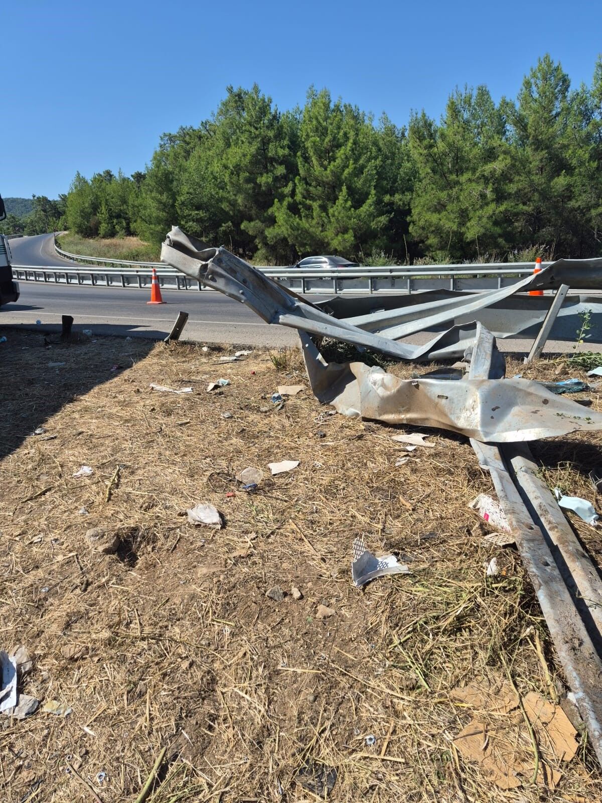 Antalya'da Feci Kamyon Kazası! Sürücü Öldü (3)