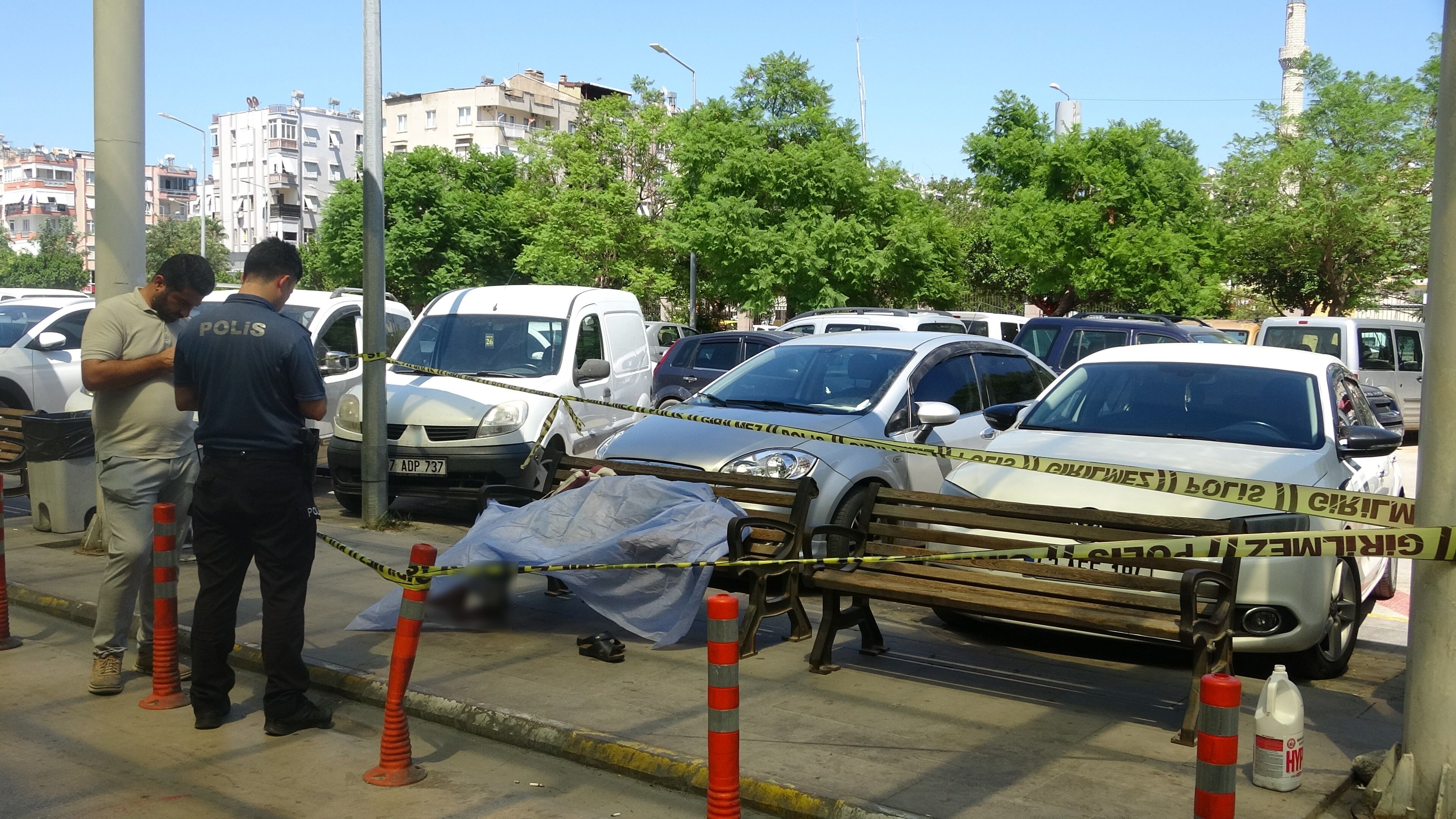Antalya'da Hastane Bankında Evsiz Adamın Acı Sonu (1)