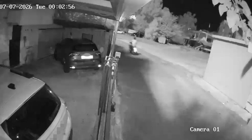 Antalya'da Mahalleyi Ayağa Kalktı! Patlama Sesleriyle Yataktan Fırladılar (1)