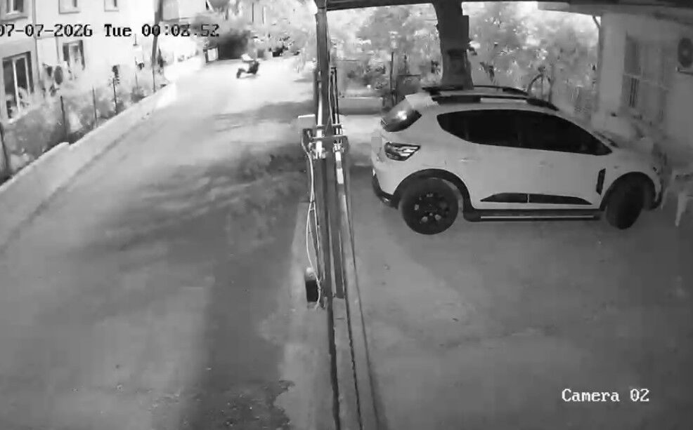 Antalya'da Mahalleyi Ayağa Kalktı! Patlama Sesleriyle Yataktan Fırladılar (4)