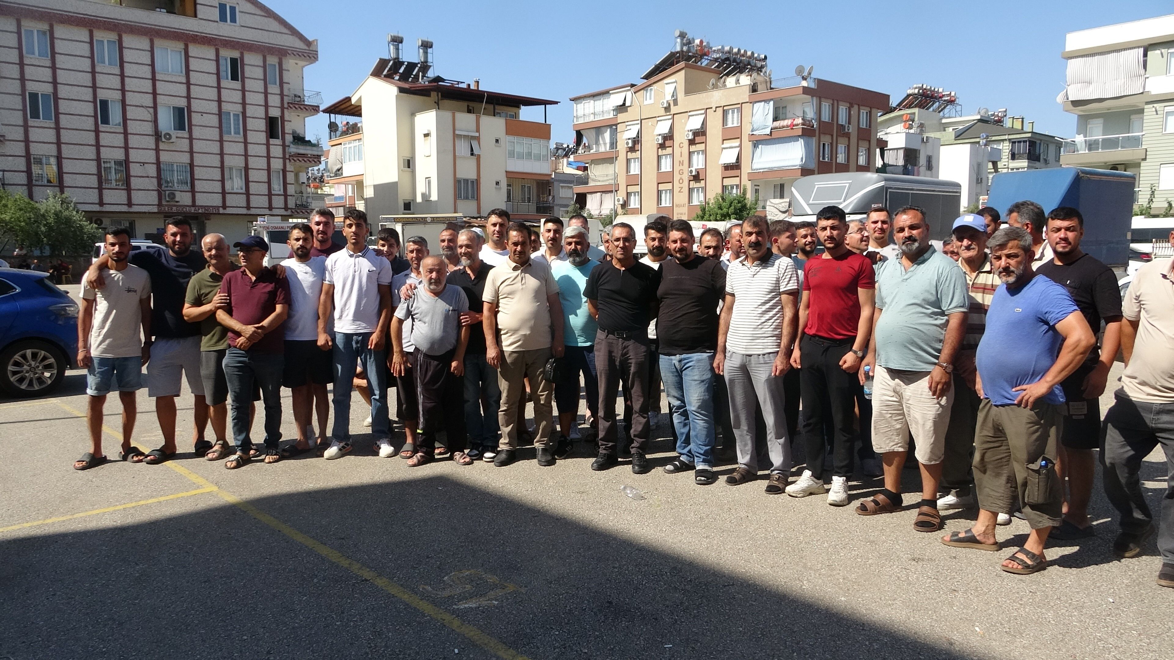 Antalya'da Pazar Esnafı Tezgah Açmadı (2)