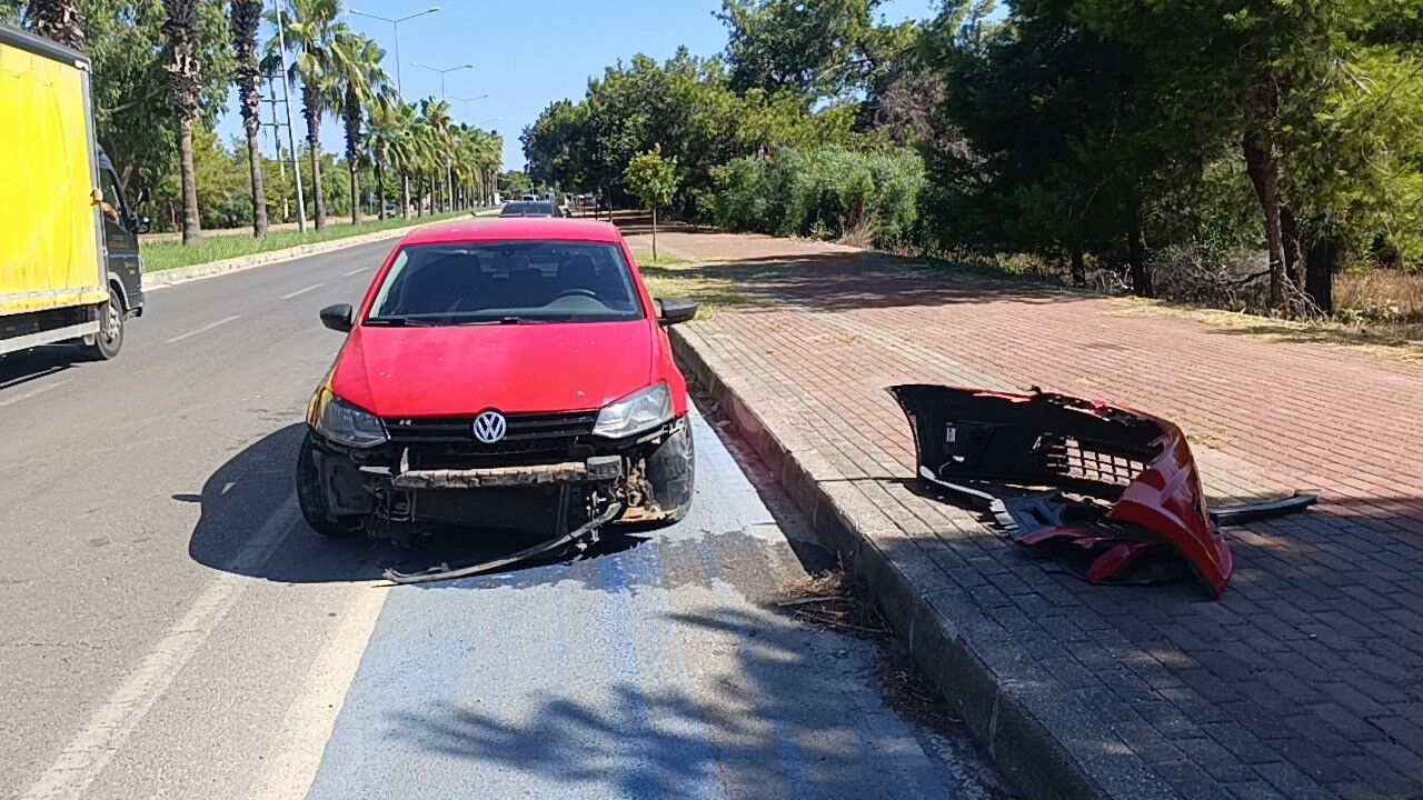 Antalya'da Virajda Kontrolden Çıktı (3)