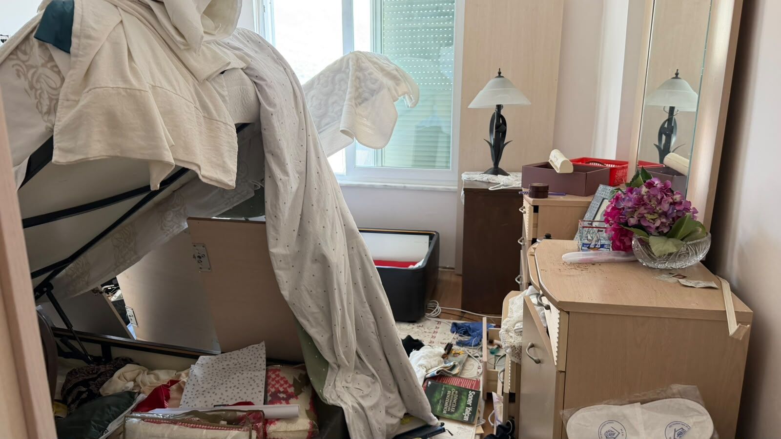 Böyle Soygun Görülmedi! Alanya'da Evi Adeta Yağmalandı (5)