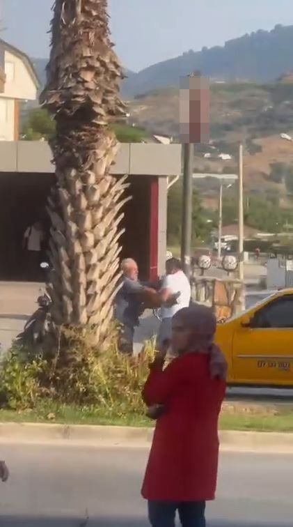 Gazipaşa'da Taksici Yaşlı Adamı Dövmüştü! Artık Taksi Kullanamayacak (1)-1
