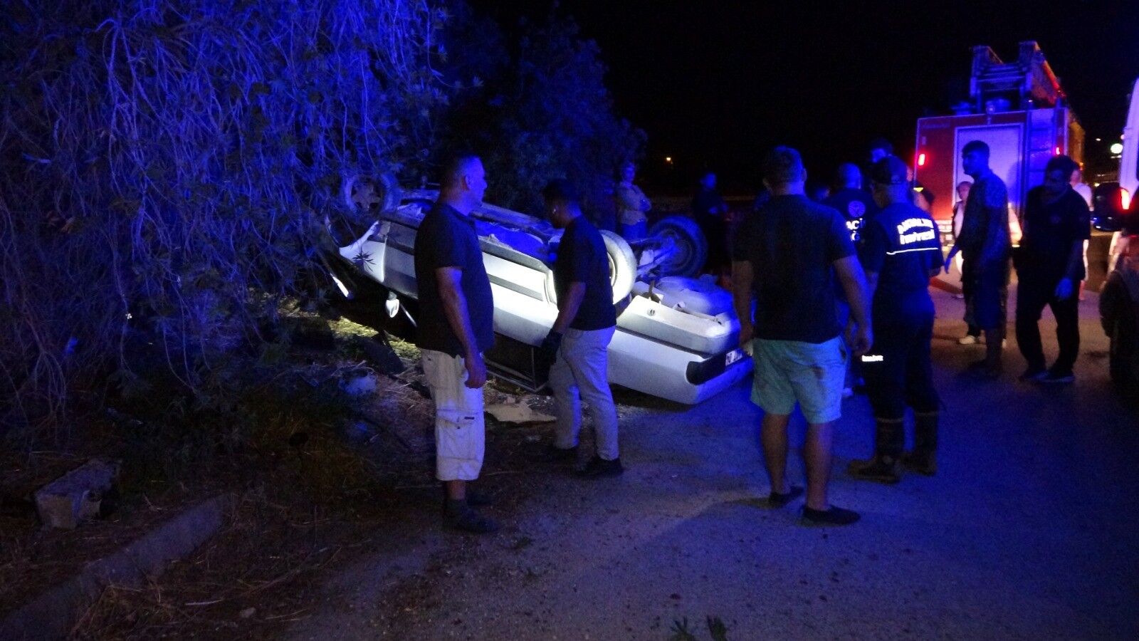 Manavgat Antalya Yolunda Taklalar Atan Araçtan Pehlivan Çıktı (4)